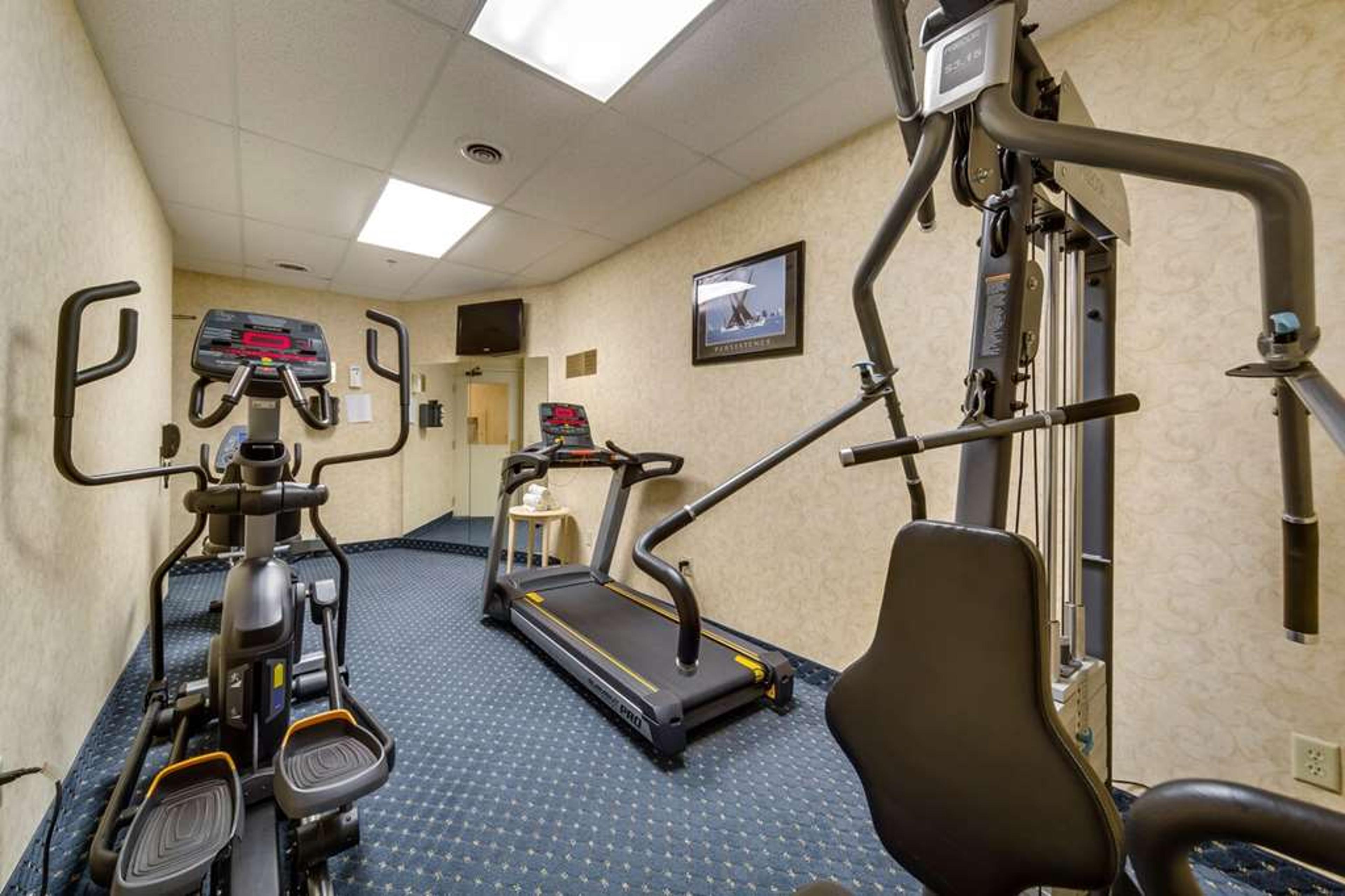 MONTE CARLO INN BARRIE SUITES