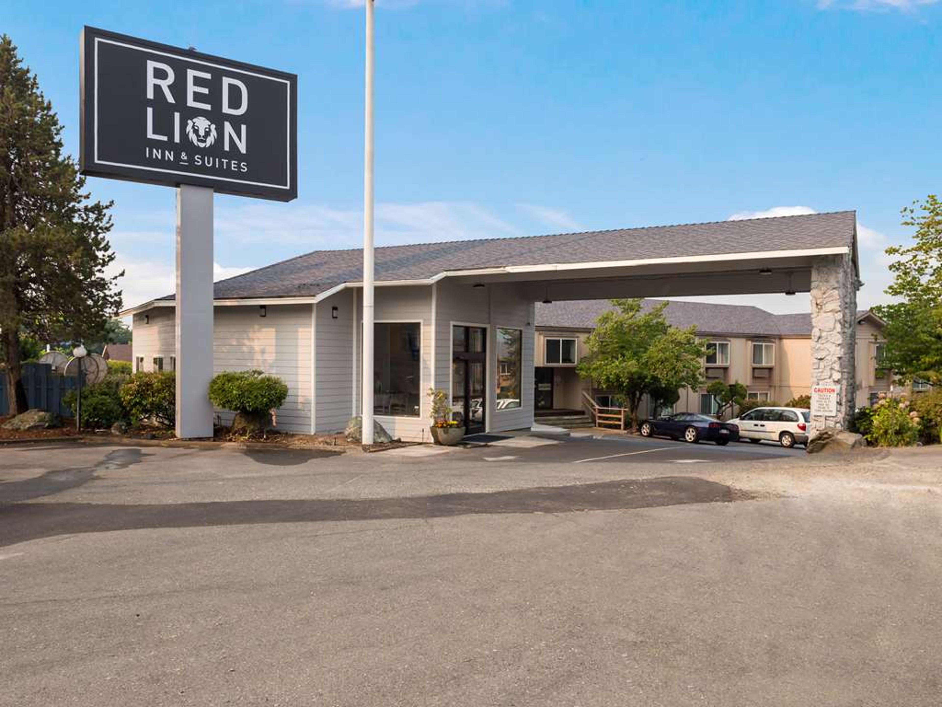 REDLIONINNSUITES GRANTS PASS