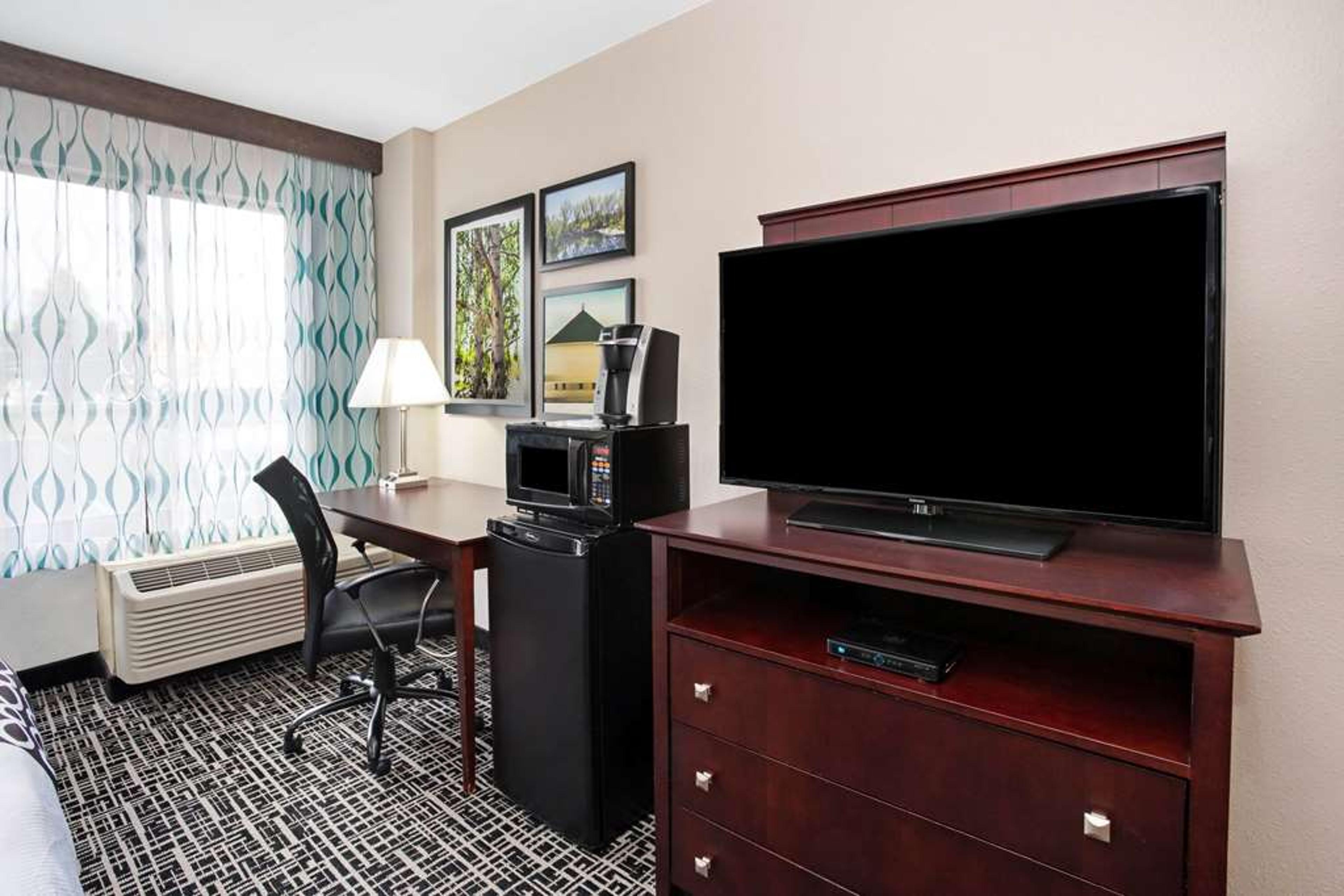 LA QUINTA INN STE AURORA MED. CTR.