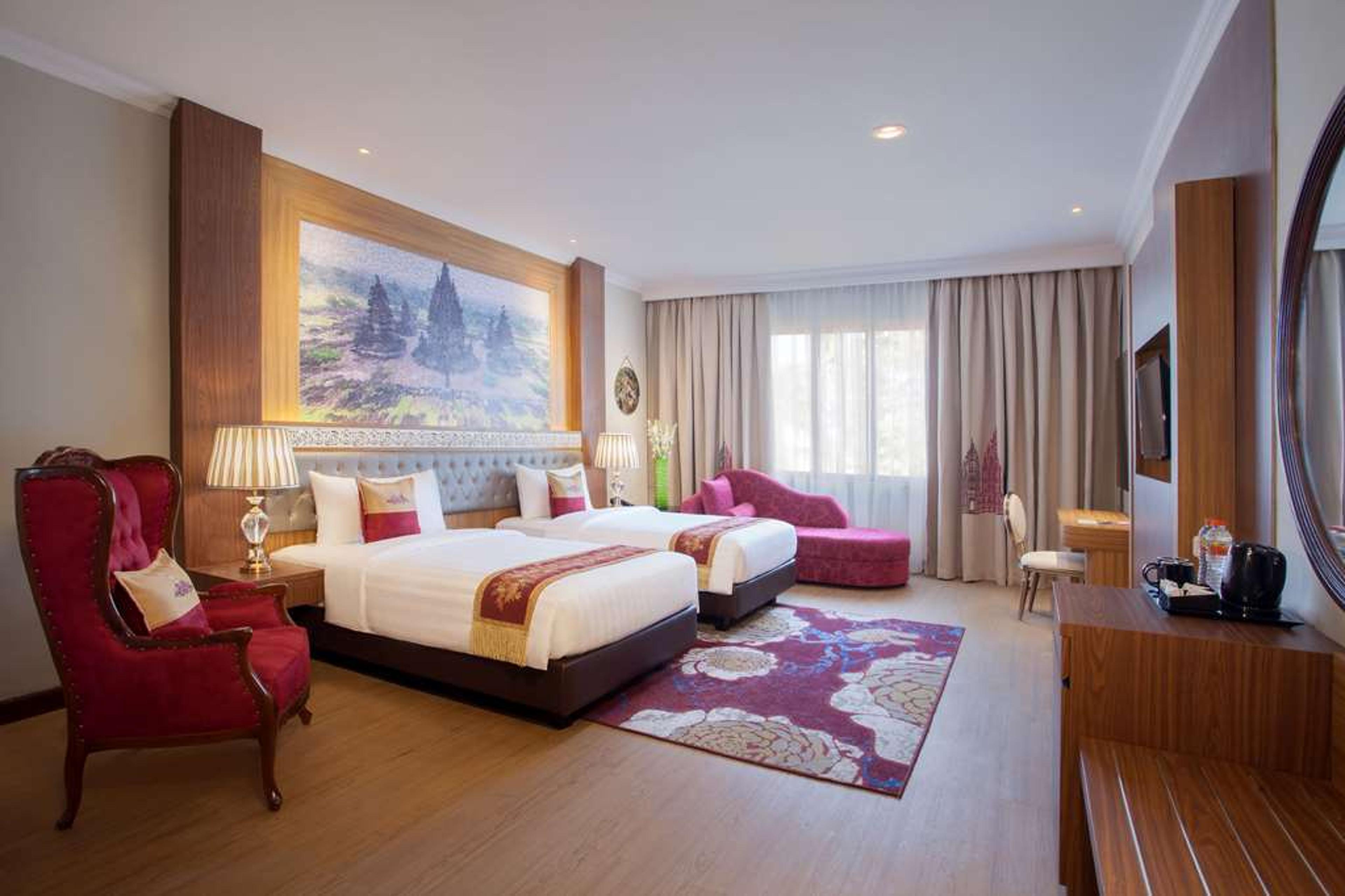 RAMADA SUITES BY WYNDHAM SOLO