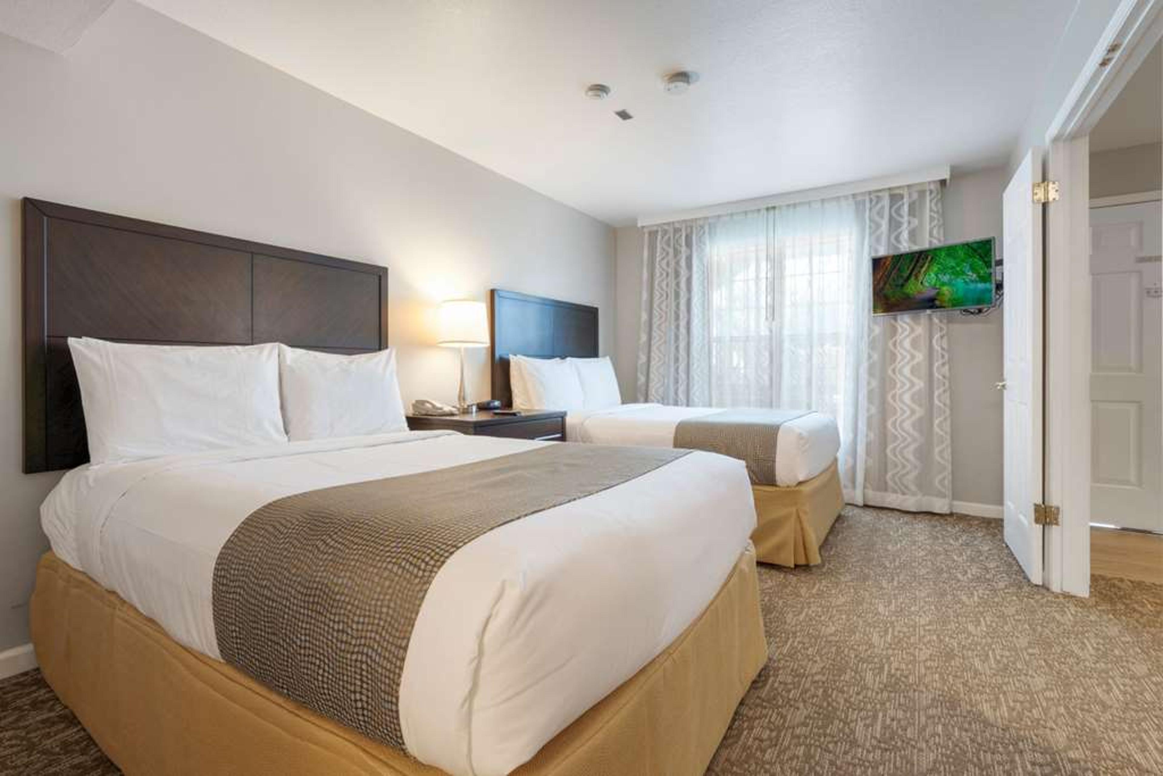 CHASE SUITE HOTEL NEWARK