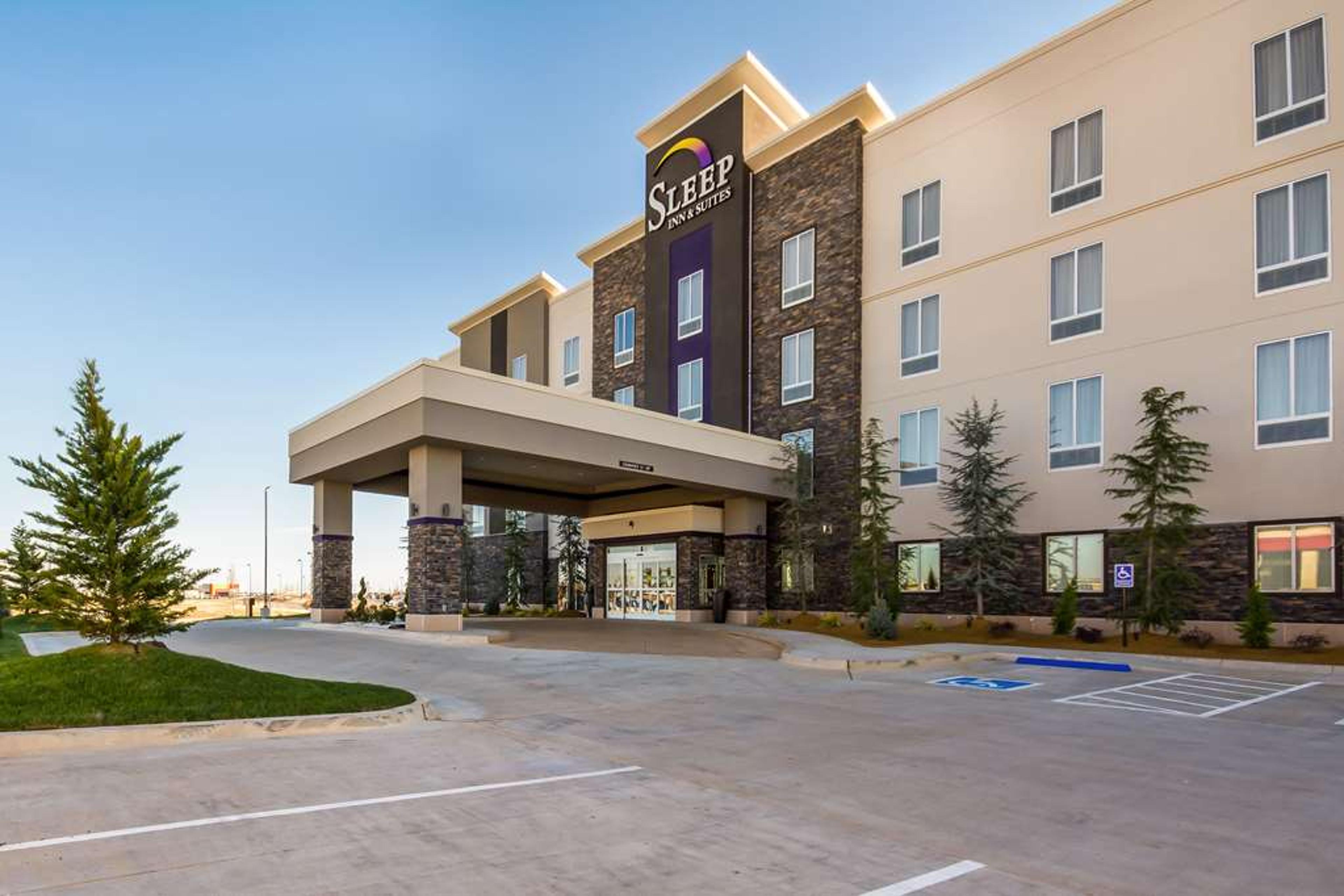 SLEEP INN AND SUITES YUKON