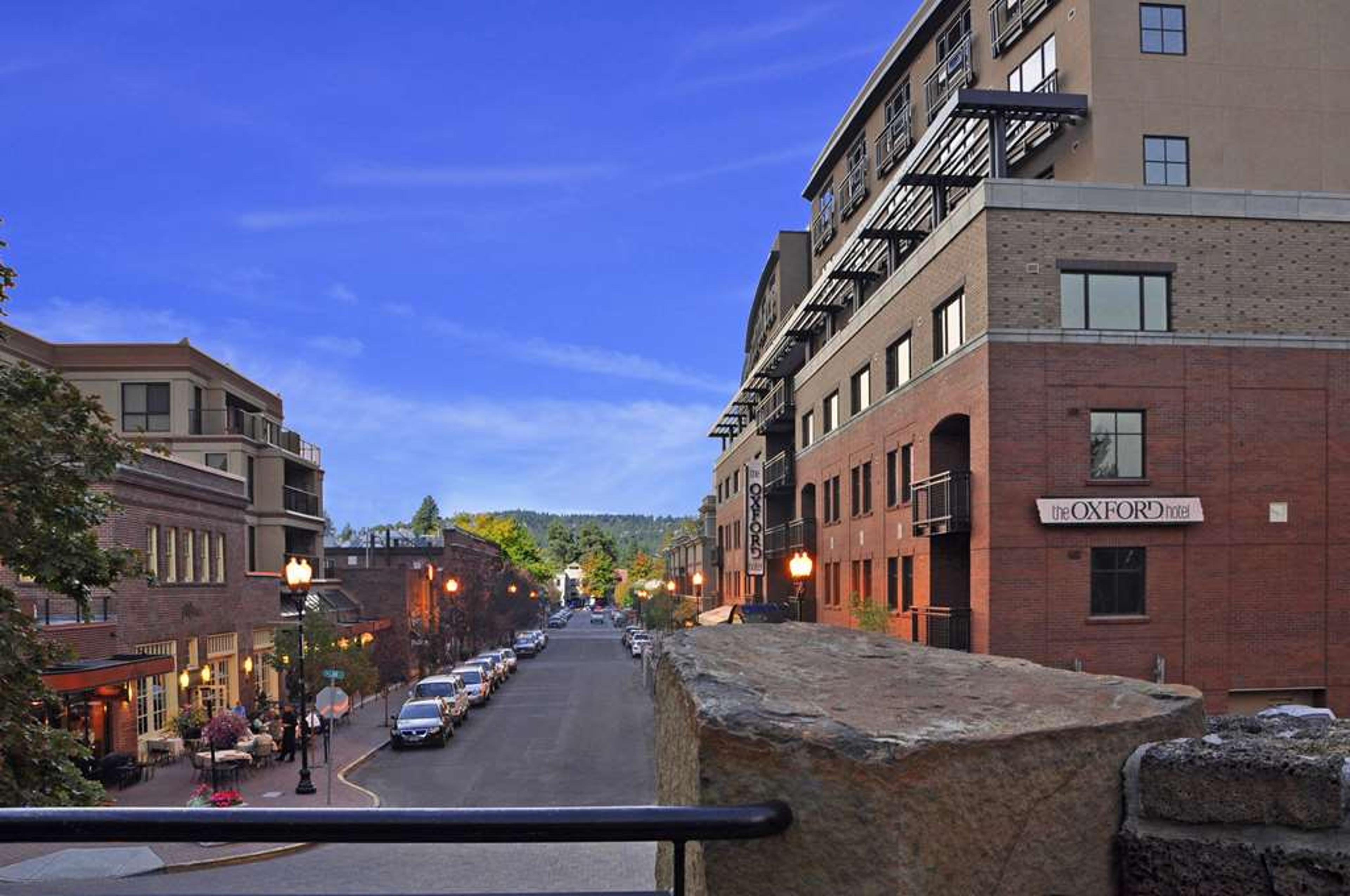OXFORD HOTEL BEND