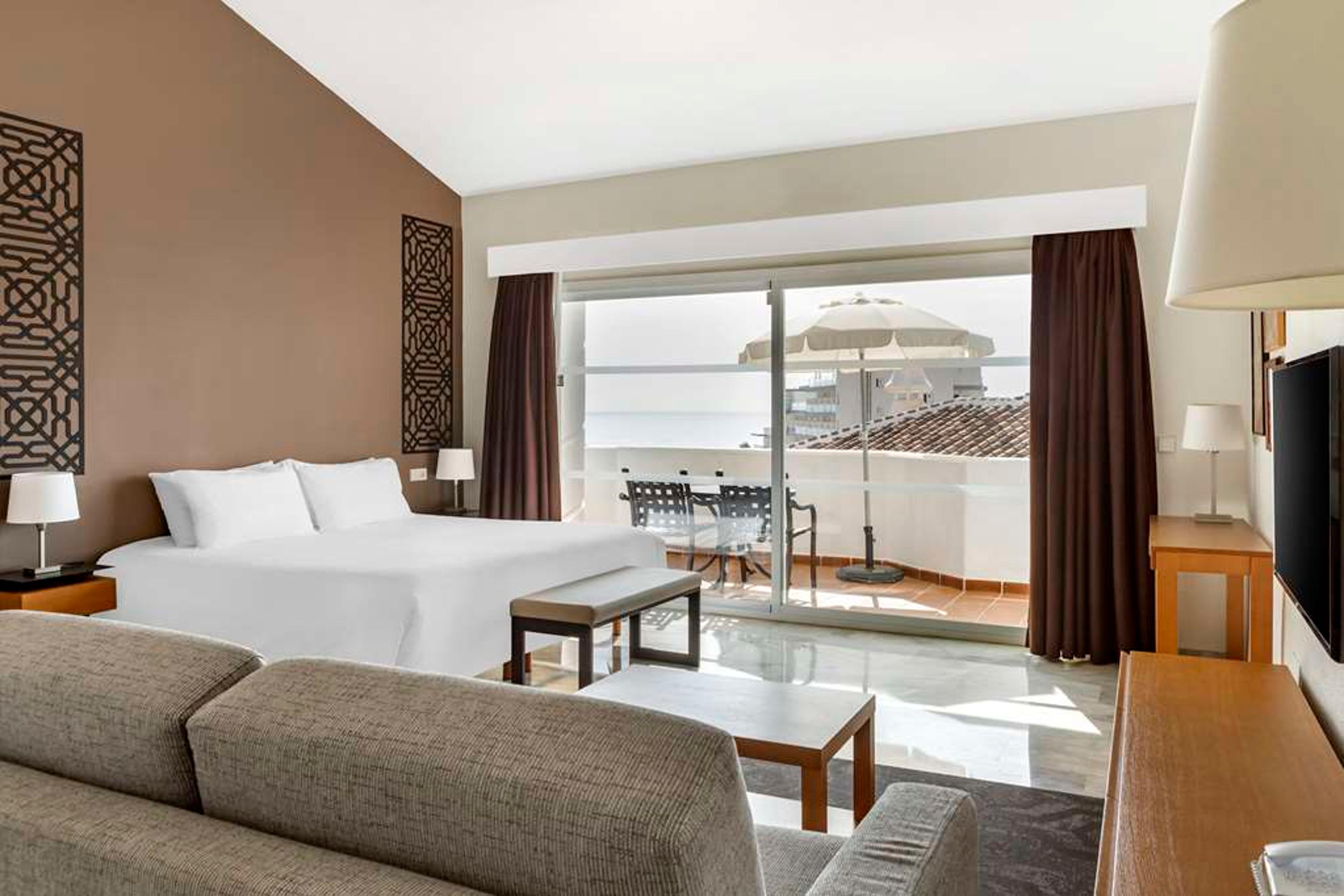 SAHARA SUNSET BY DIAMOND RESORTS