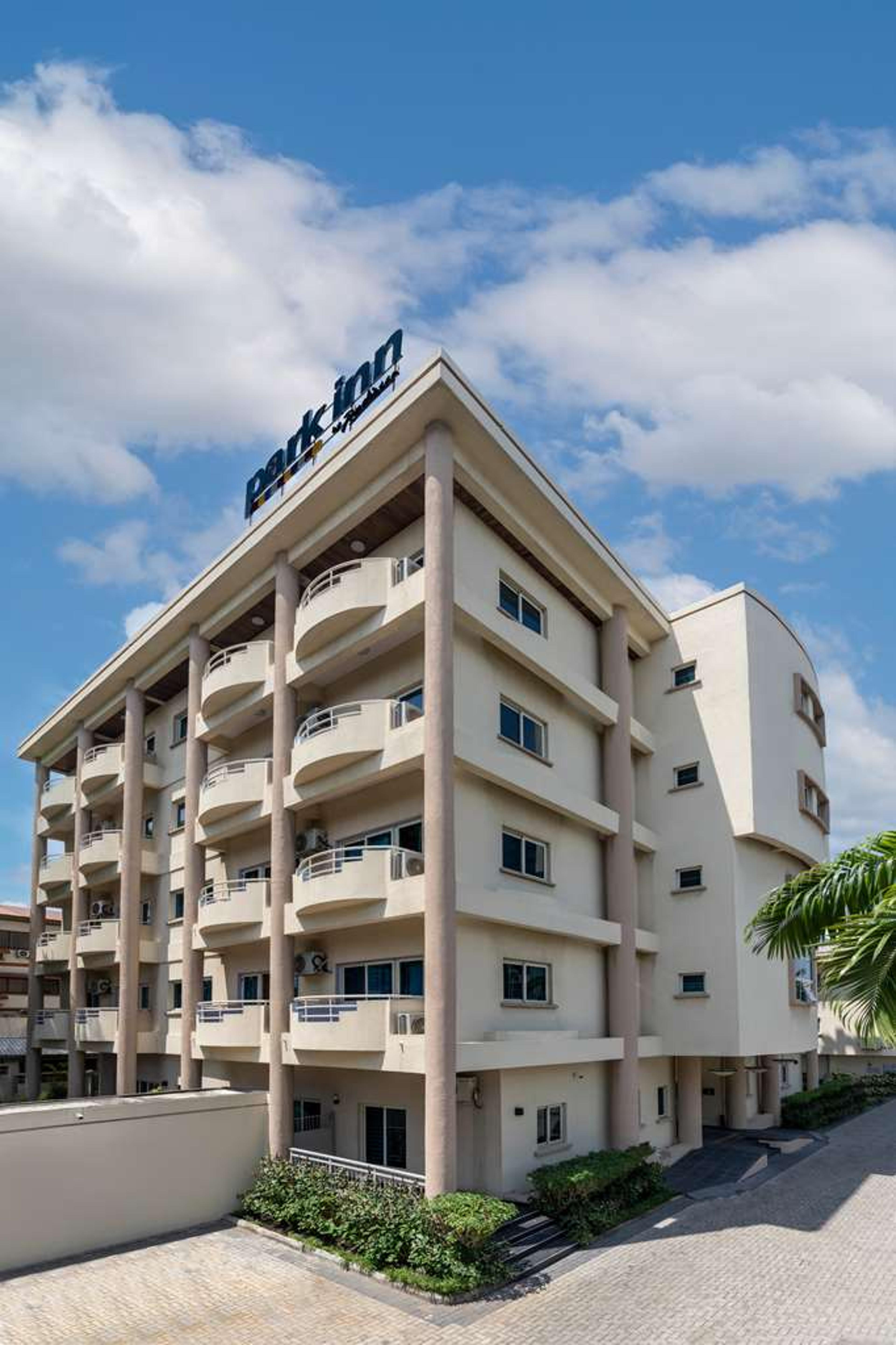 PARK INN BY RAD SERVICED APART VICT