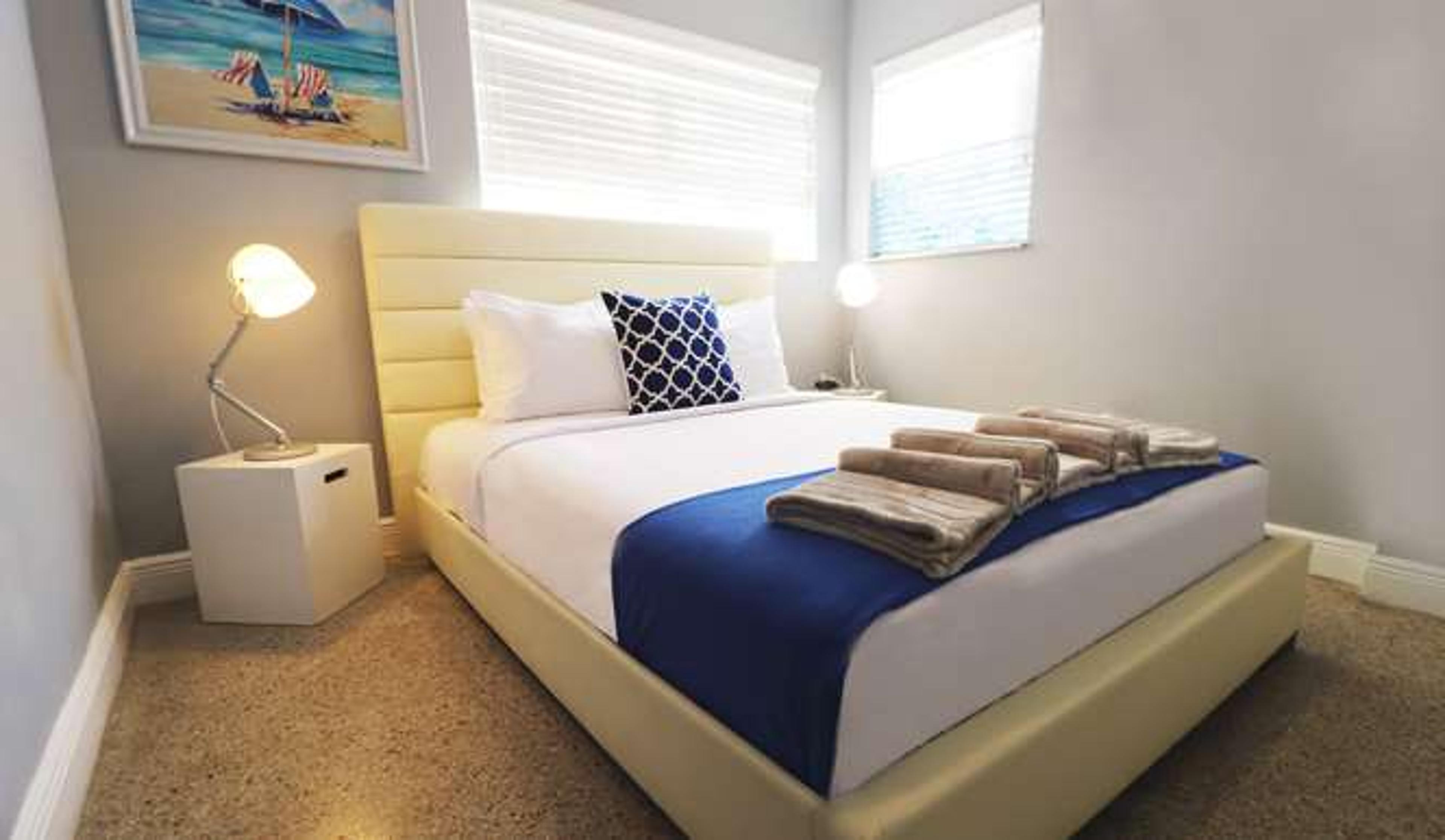 HOLLYWOOD BEACH SUITES AND HOTEL