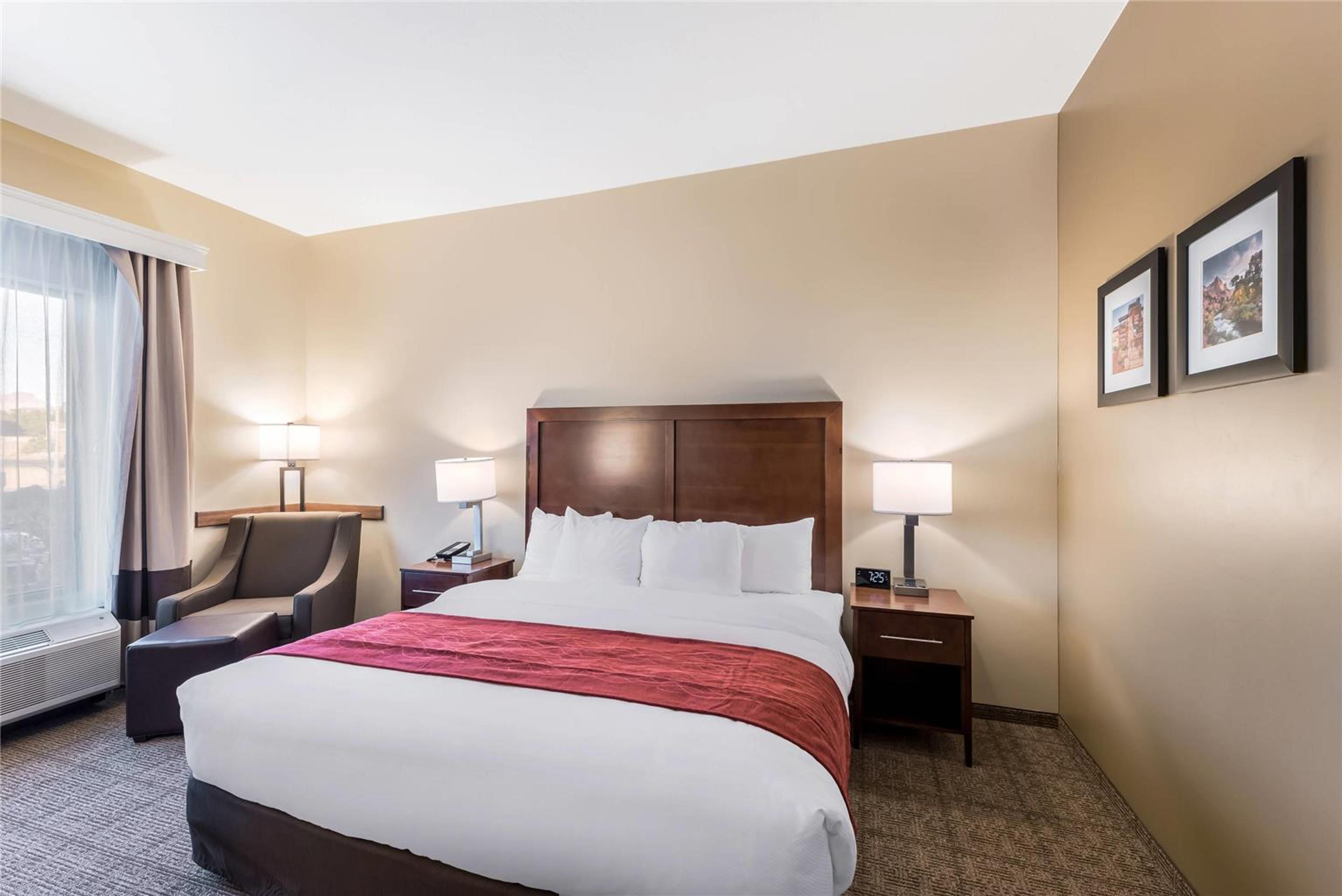 COMFORT INN AND SUITES HURRICANE