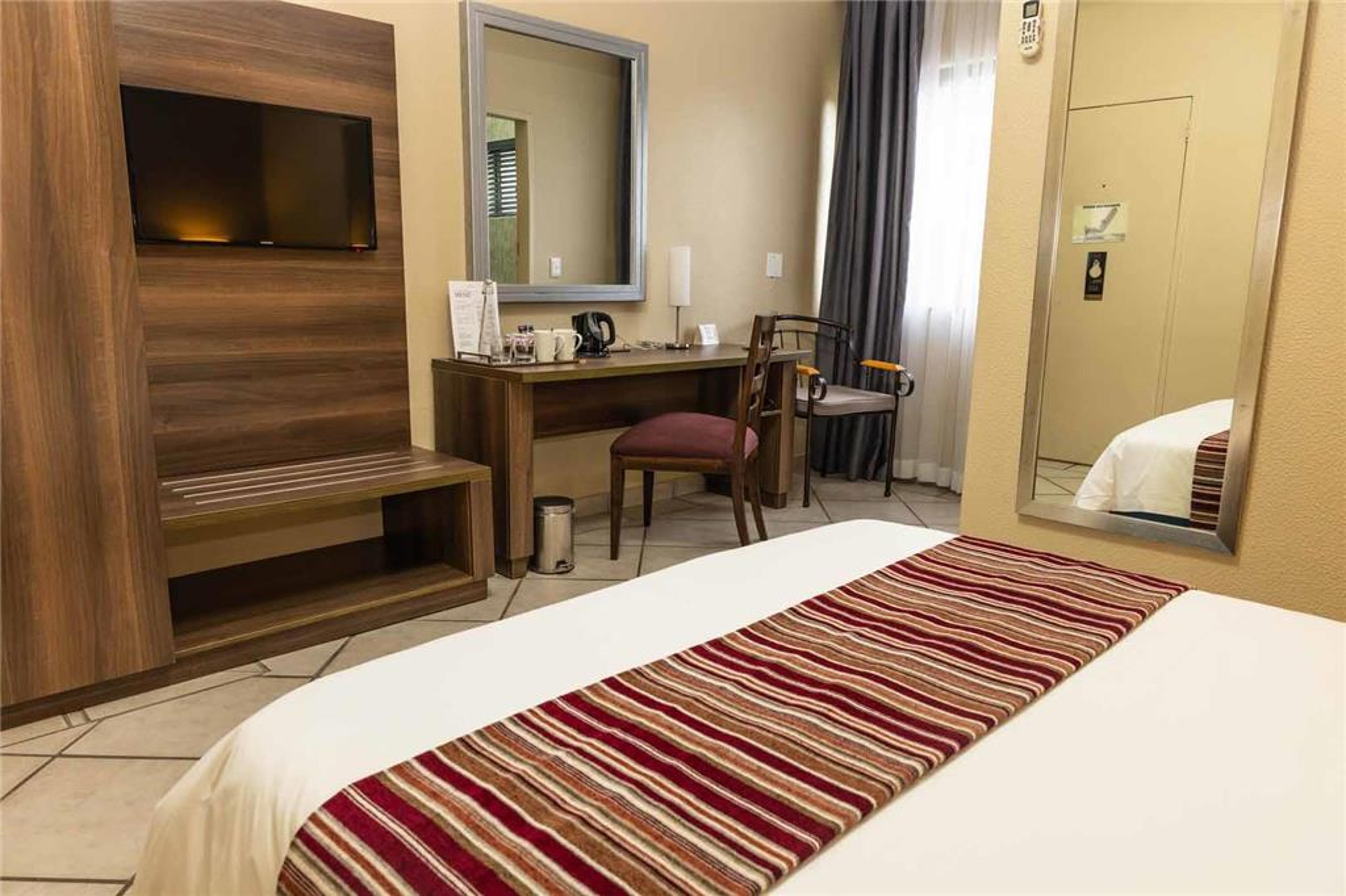 PREMIER HOTEL THE RICHARDS