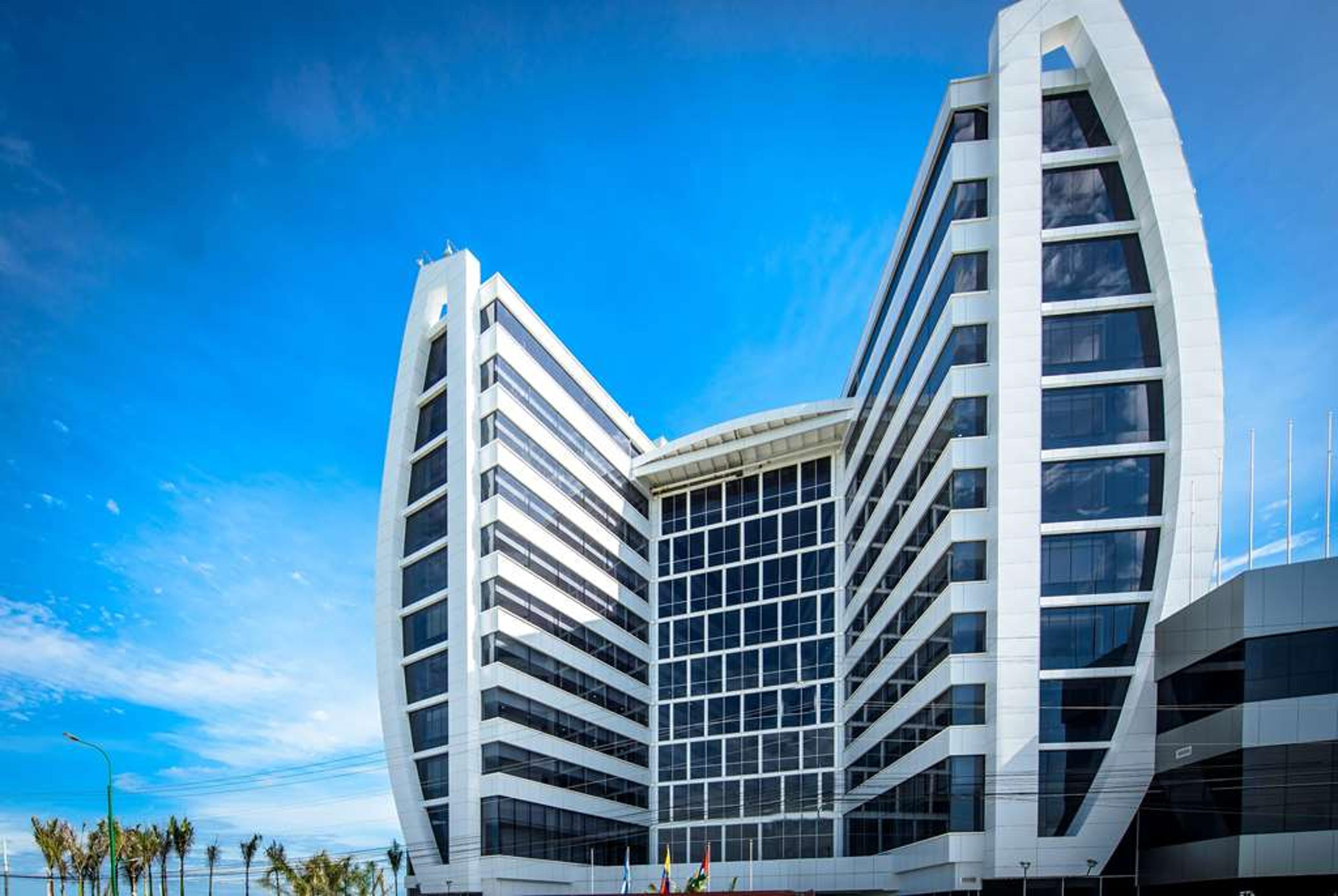 WYNDHAM MANTA SAIL PLAZA HOTEL