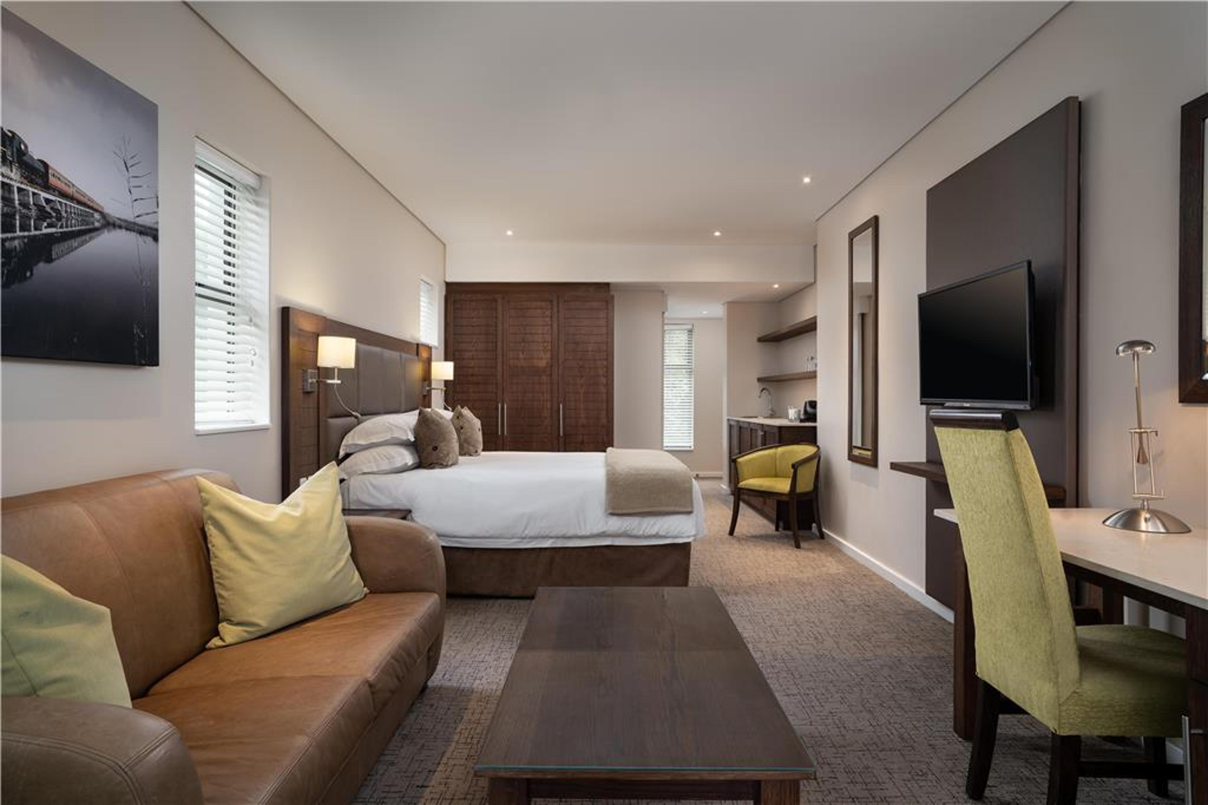 PREMIER RESORT THE MOORNINGS