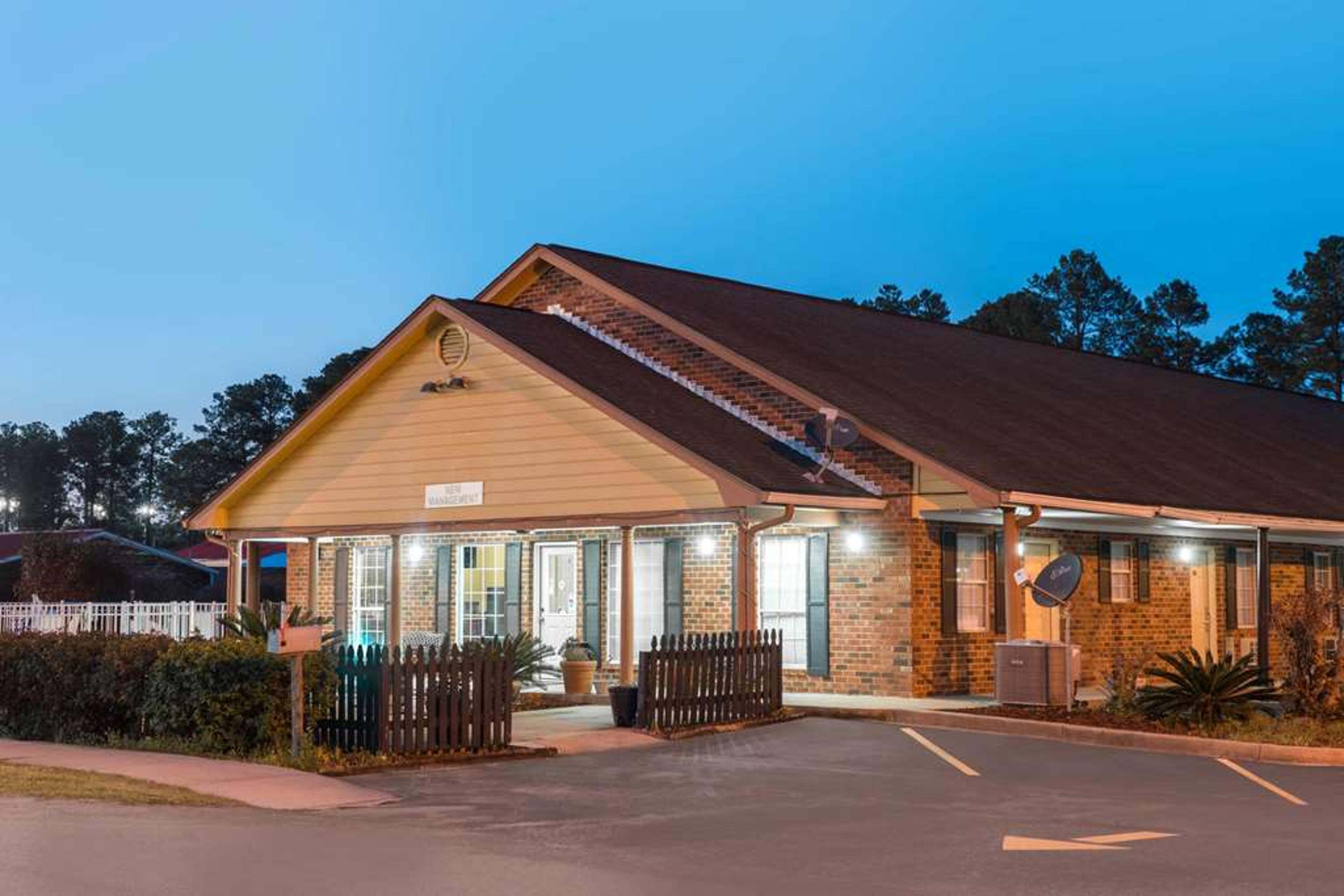 TRAVELODGE BY WYNDHAM SANTEE
