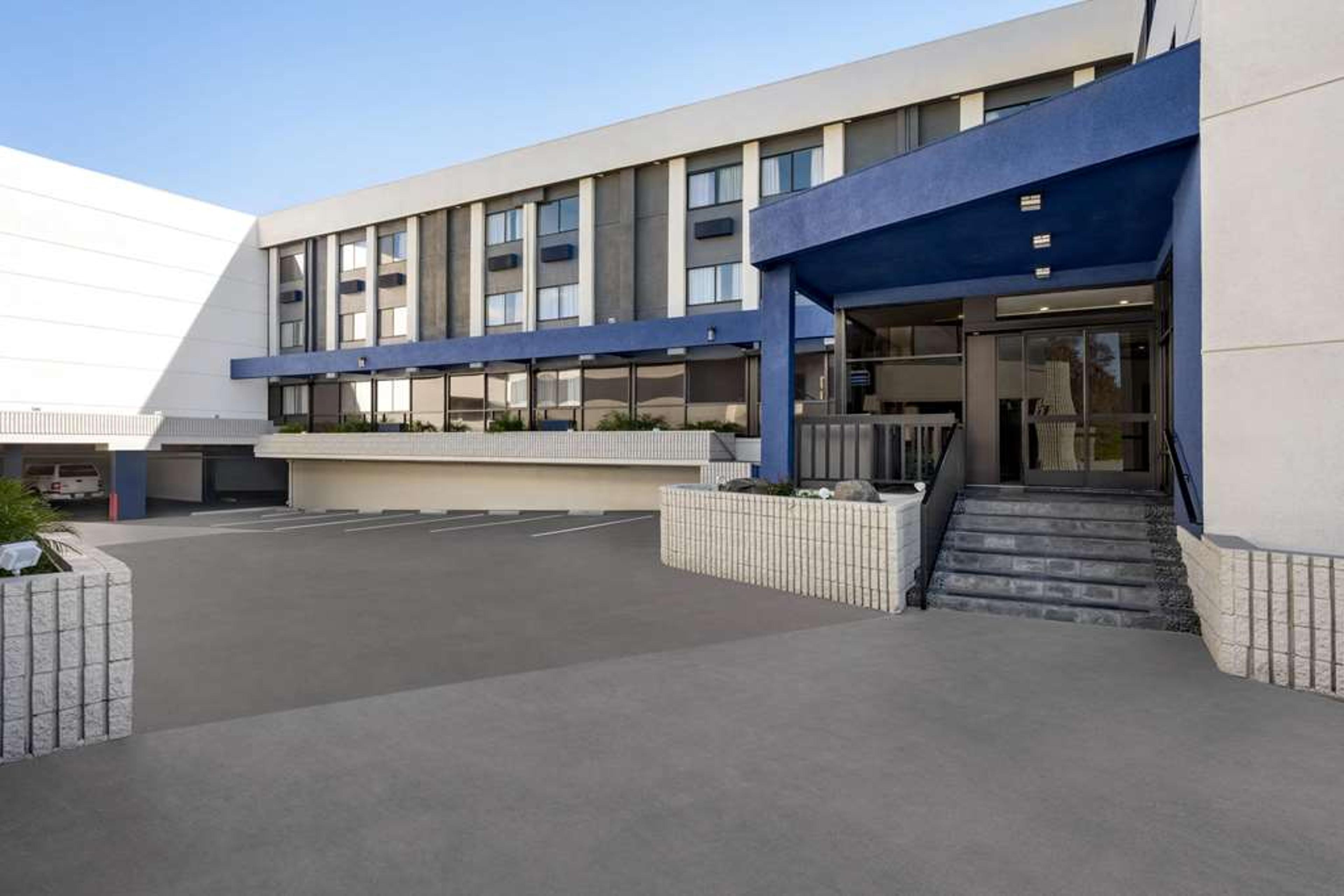 BAYMONT BY WYNDHAM MONTEREY PARK