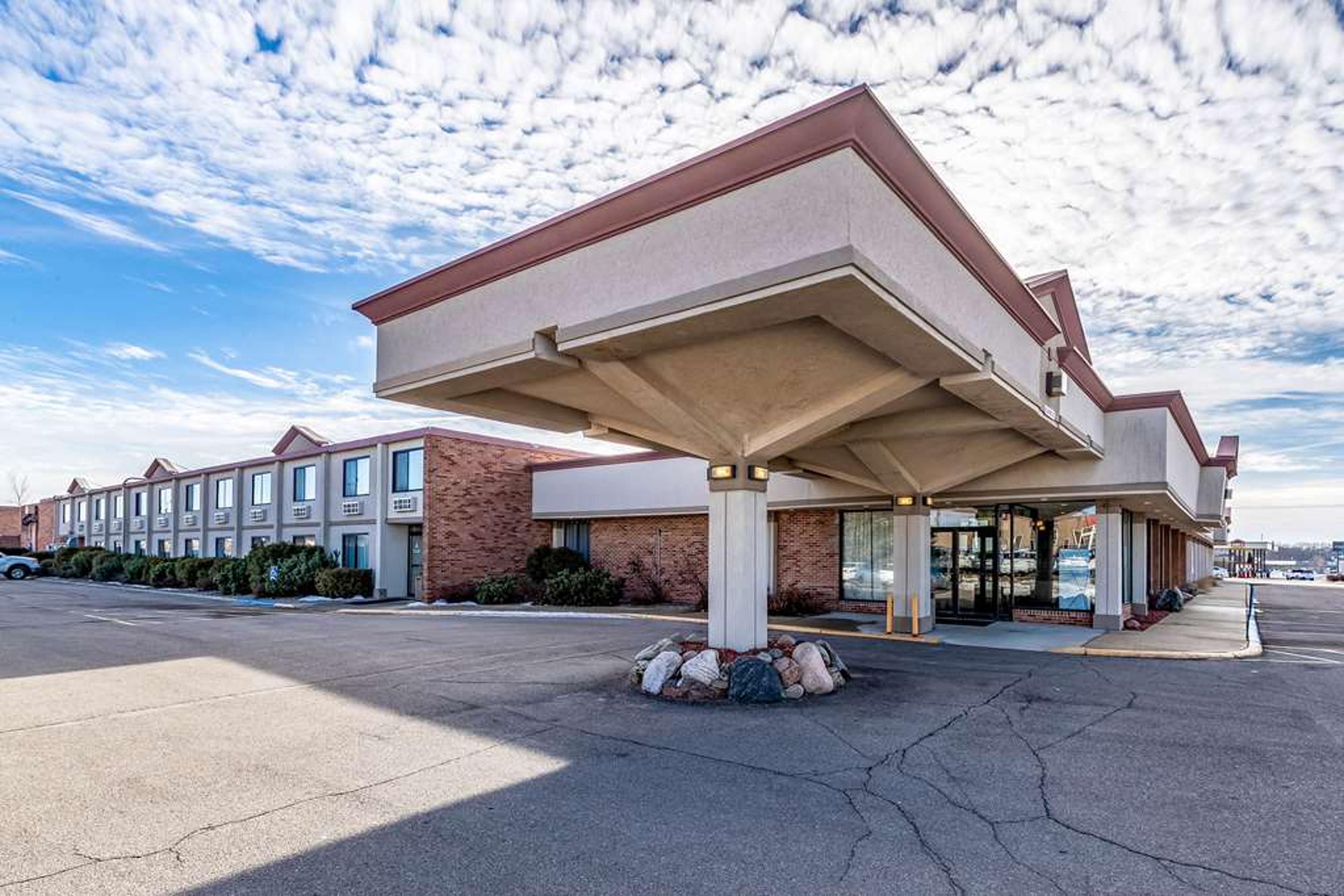 QUALITY INN AND SUITES ALBERT LEA