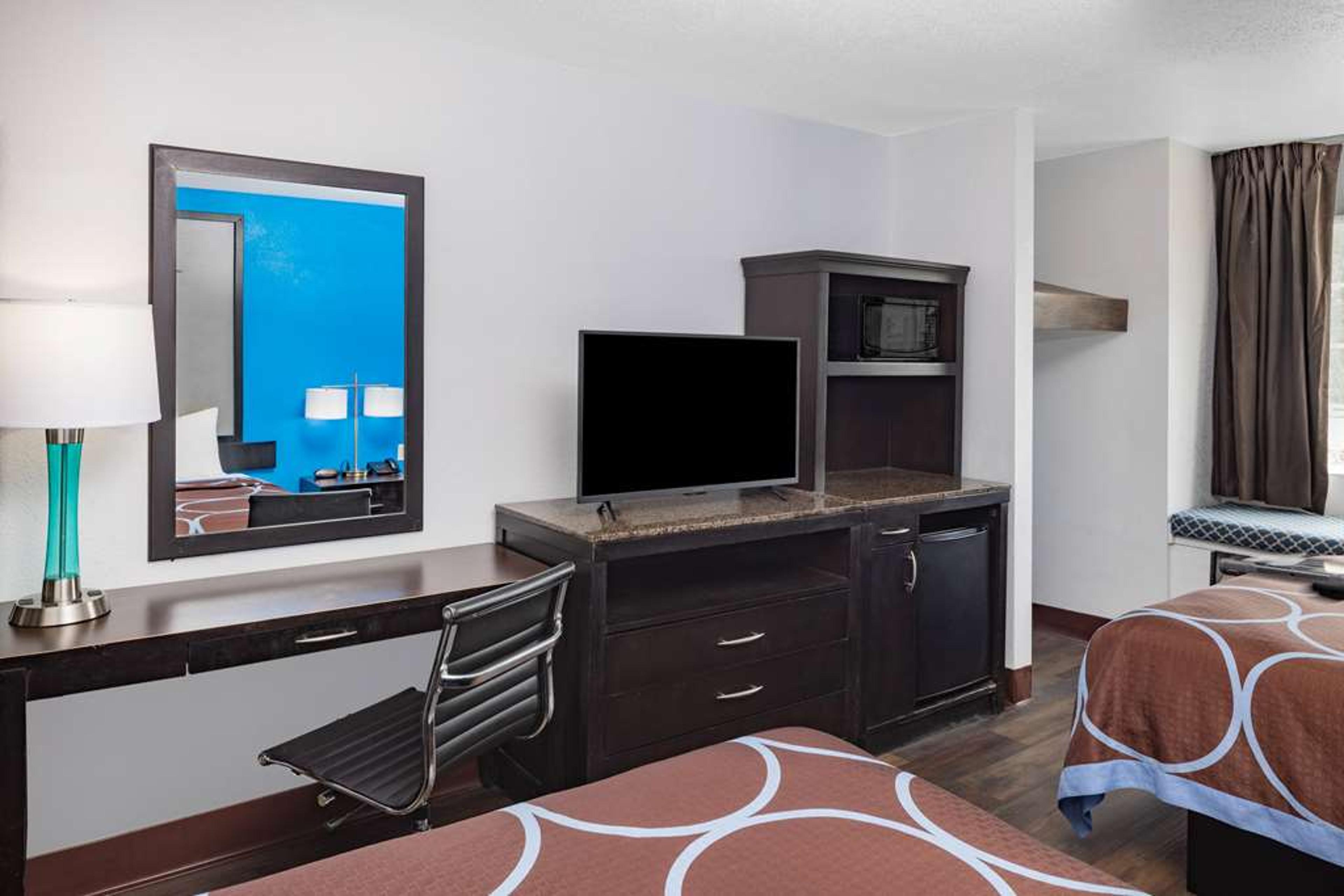 SUPER 8 PENSACOLA