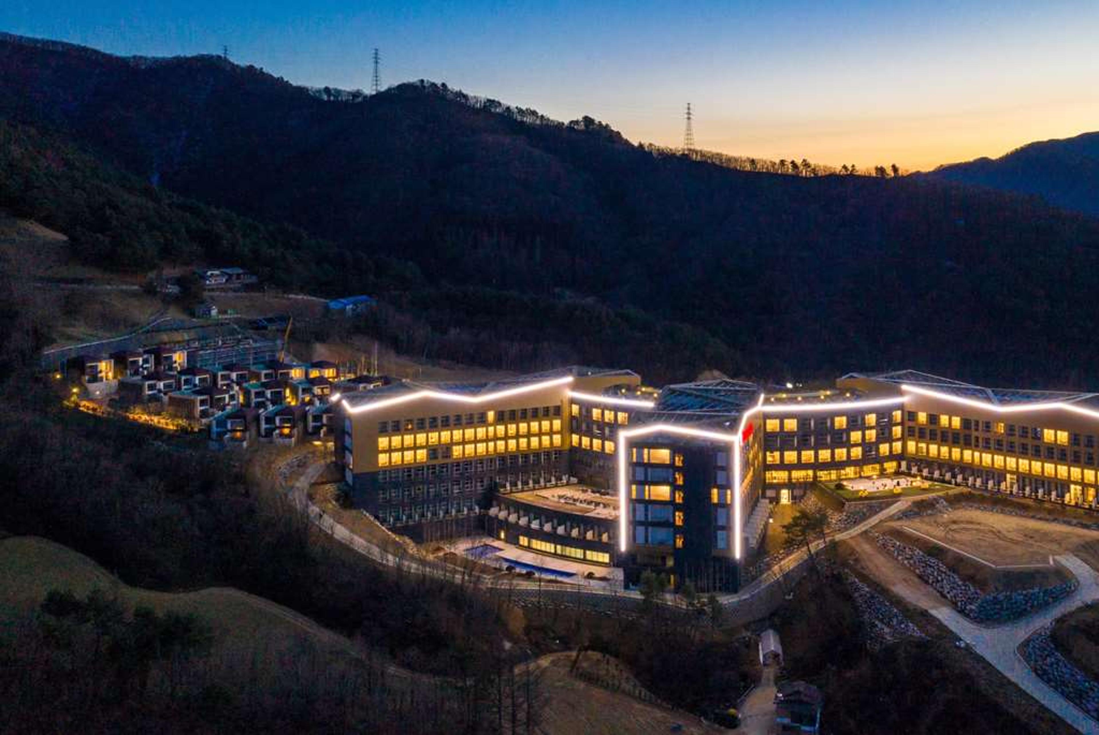 RAMADA HOTEL & SUITES BY WYNDHAM GA
