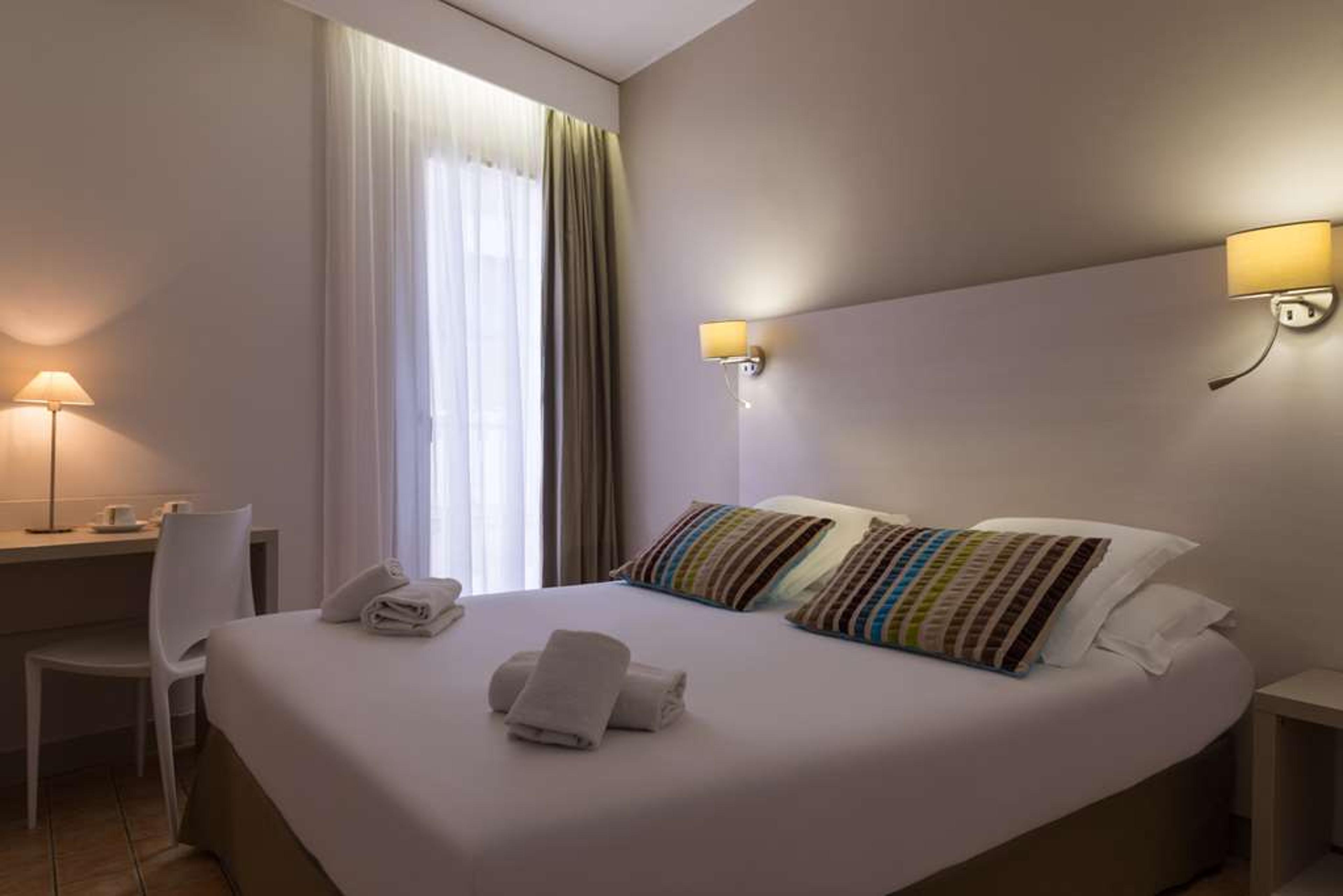 OG BOUTIQUE CASSITEL, CASSIS