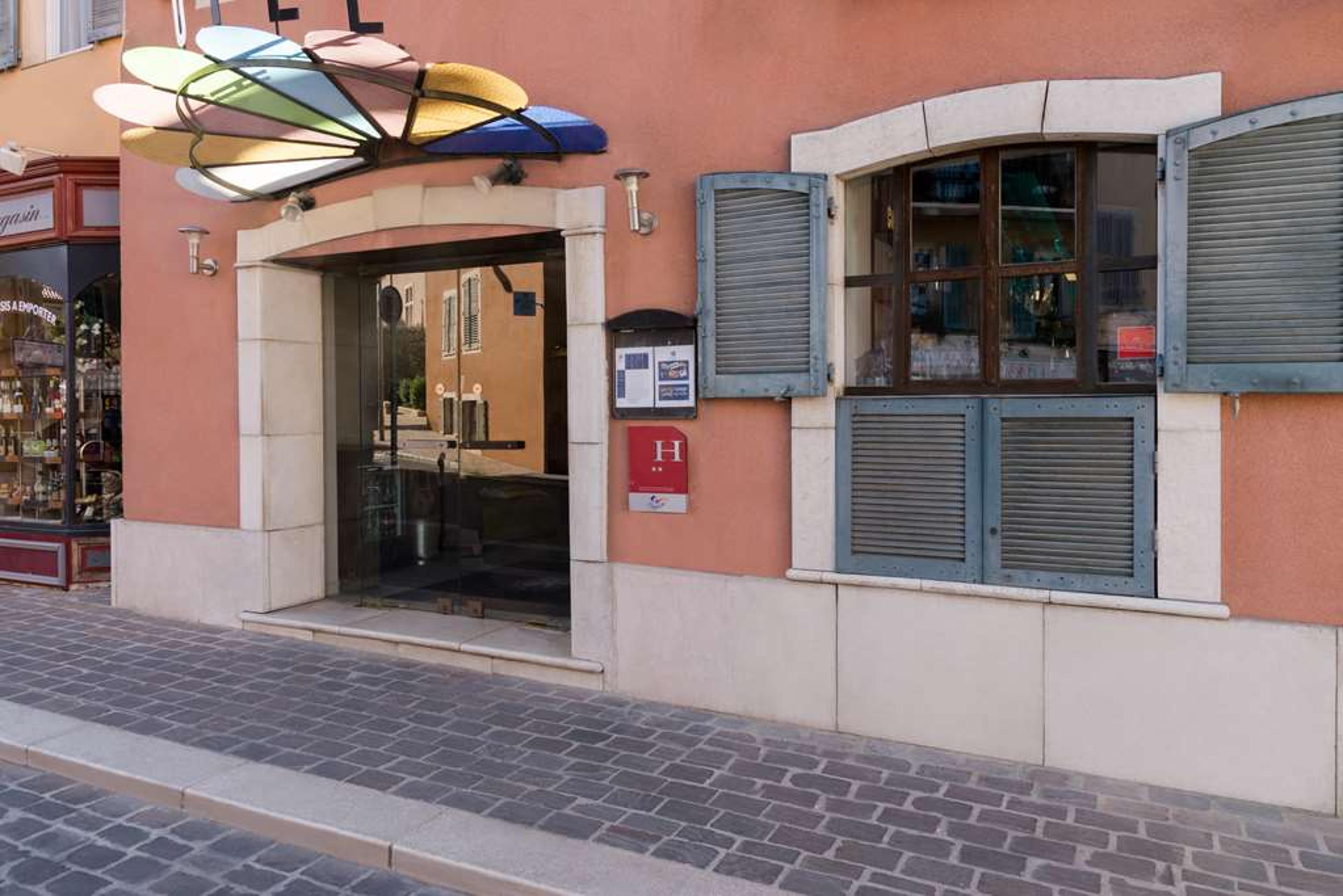 OG BOUTIQUE CASSITEL, CASSIS