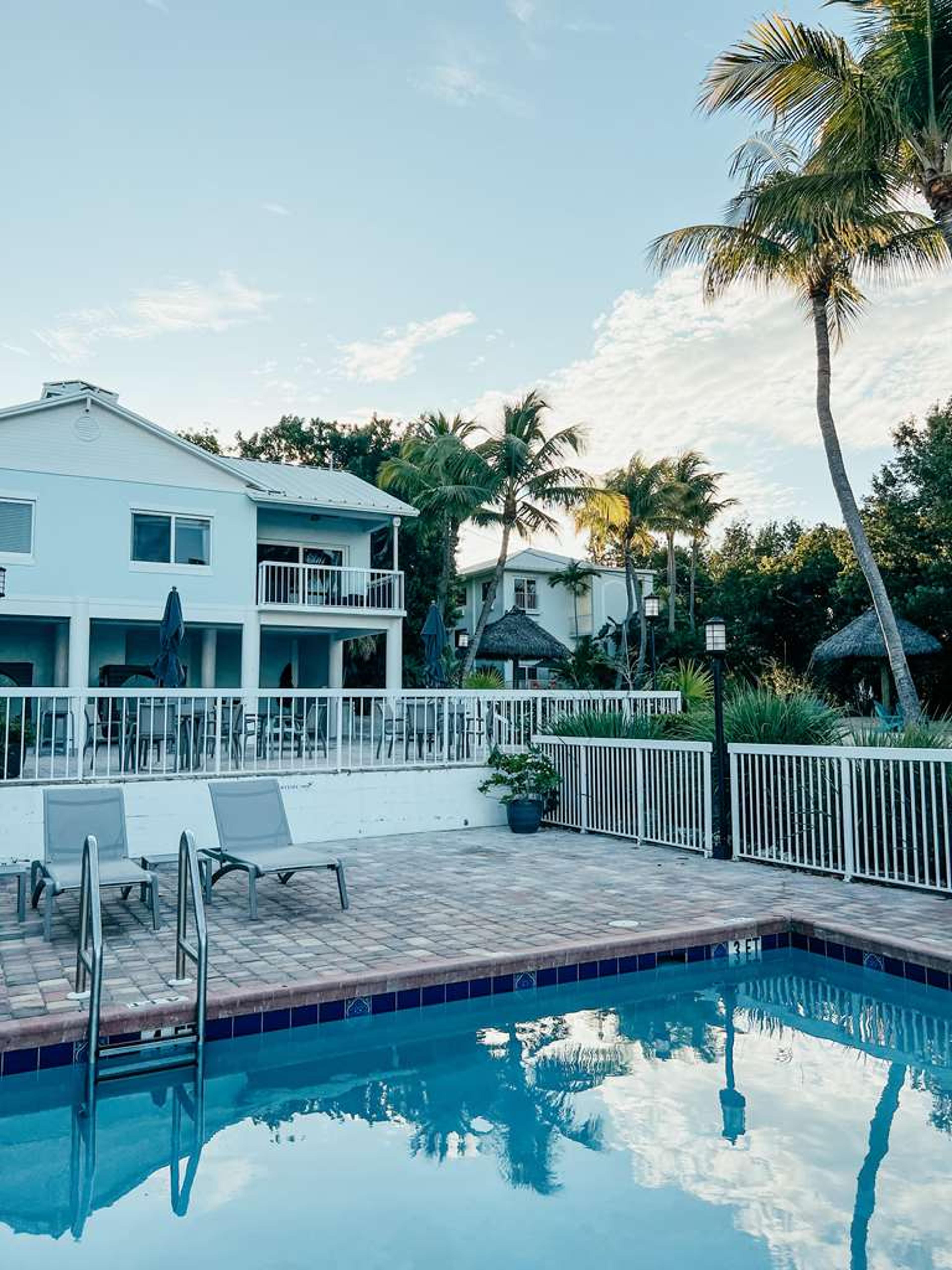 BAYSIDE INN KEY LARGO