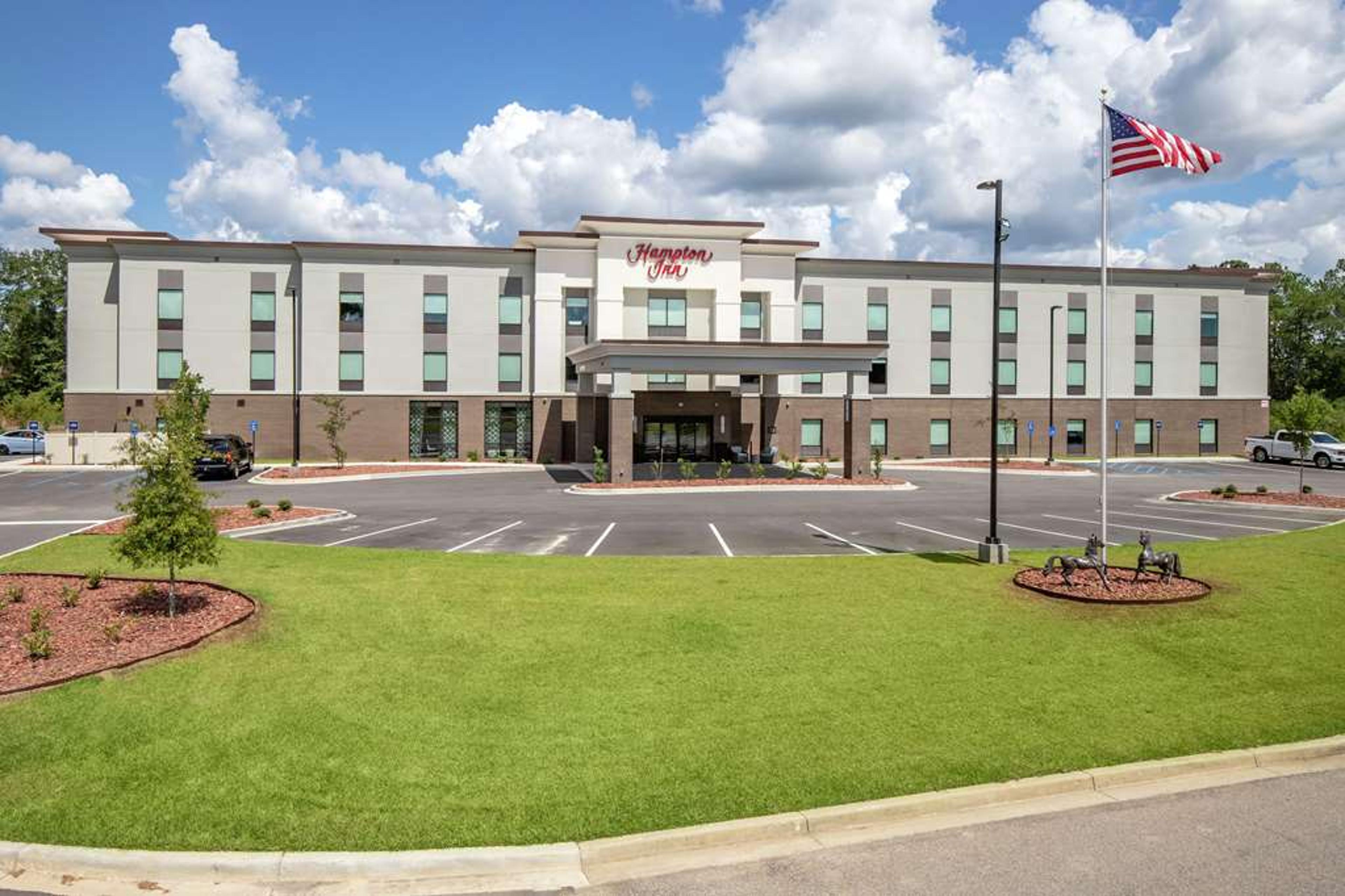HAMPTON INN CAMDEN