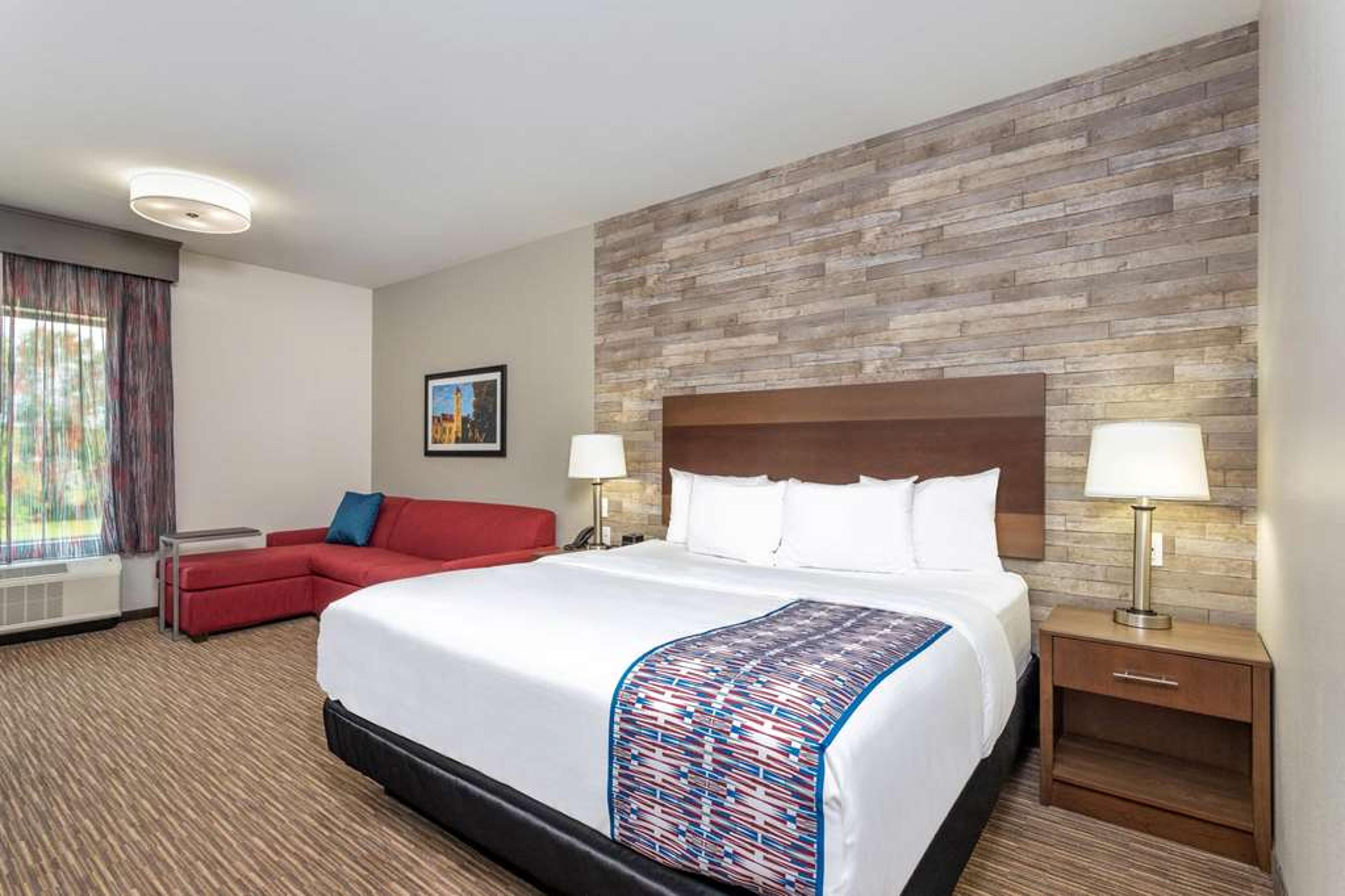 LA QUINTA INN STE BLOOMINGTON