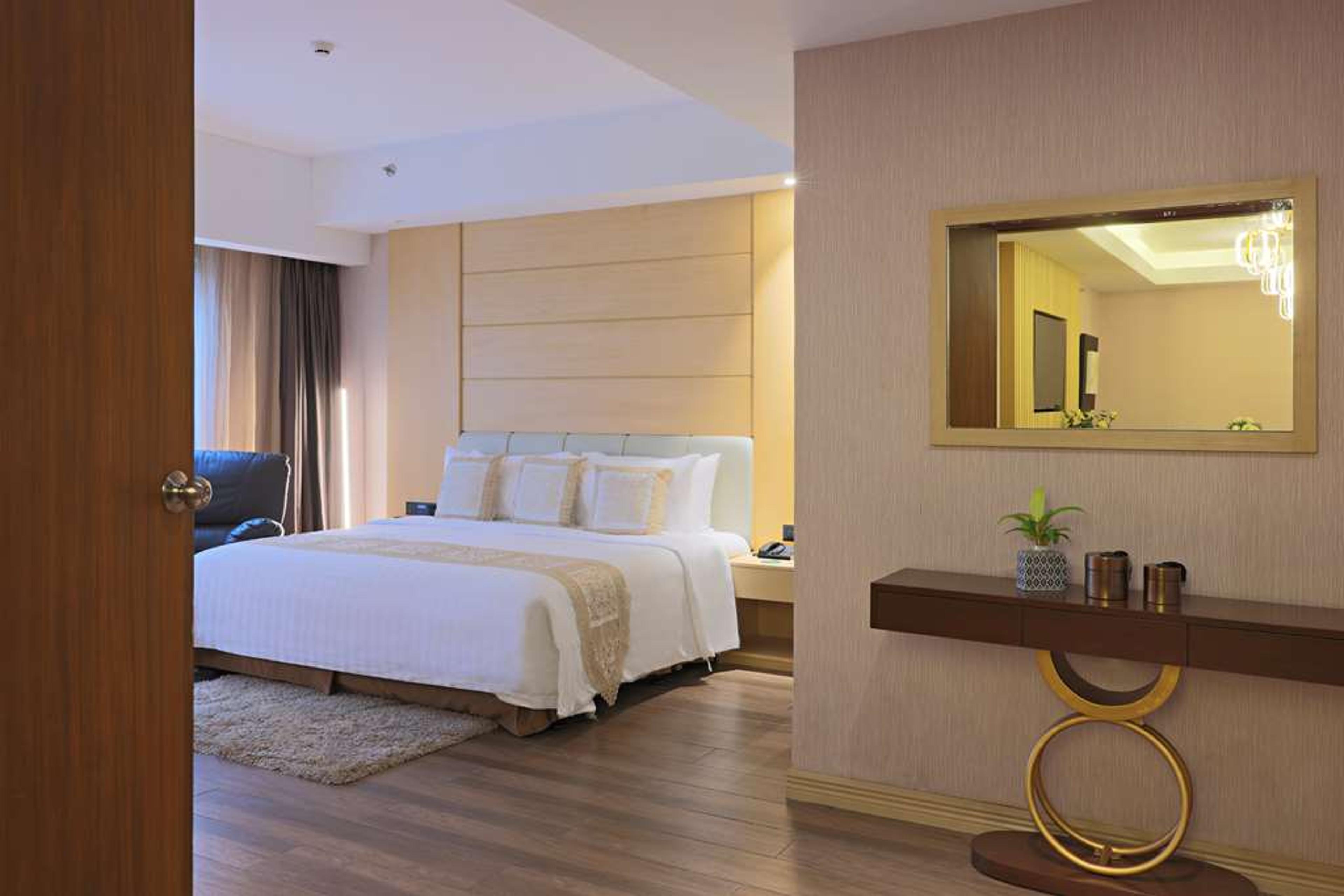 BEST WESTERN PLUS METRO CLARK