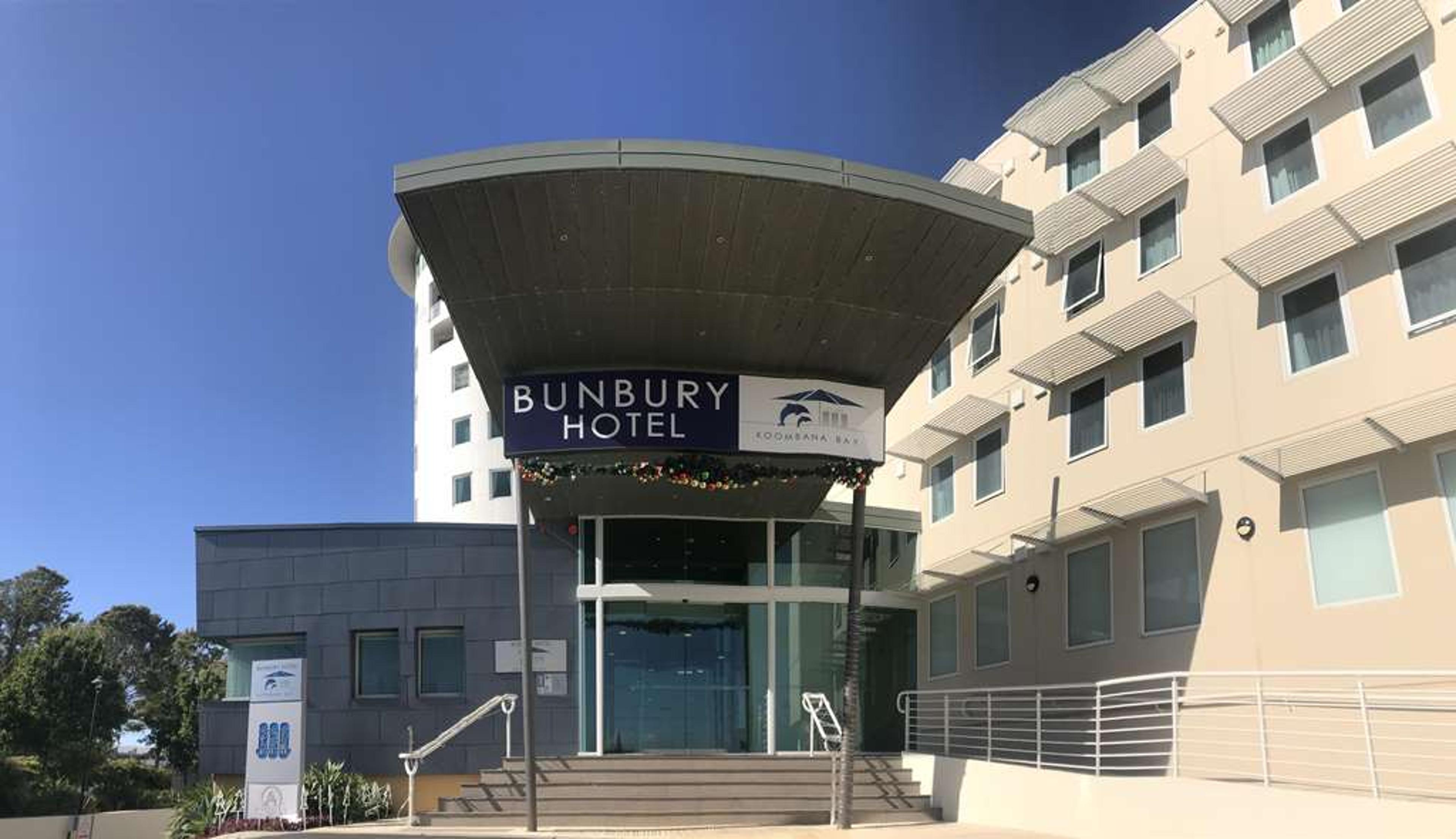 BUNBURY HOTEL KOOMBANA BAY