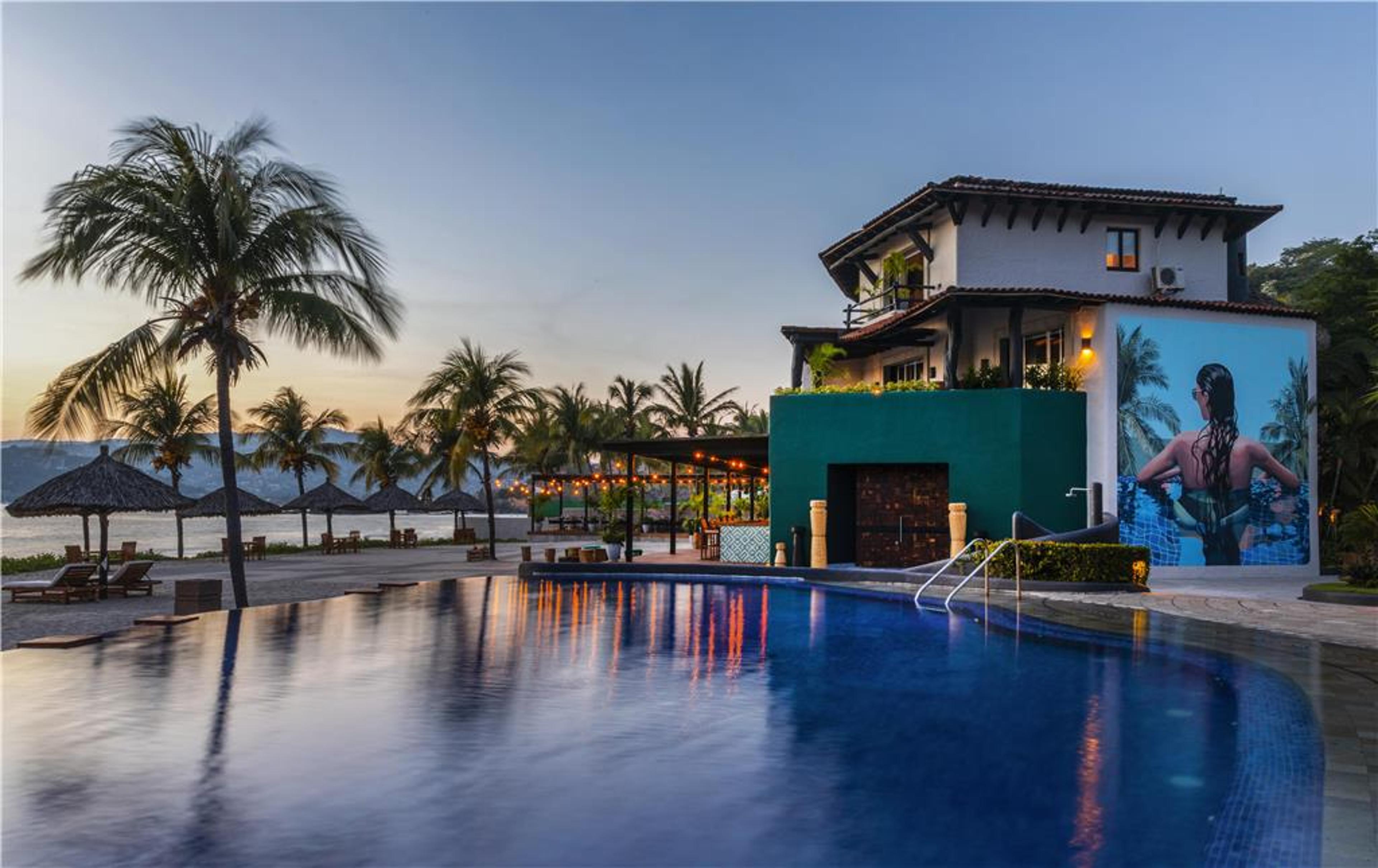Thompson Zihuatanejo, by Hyatt