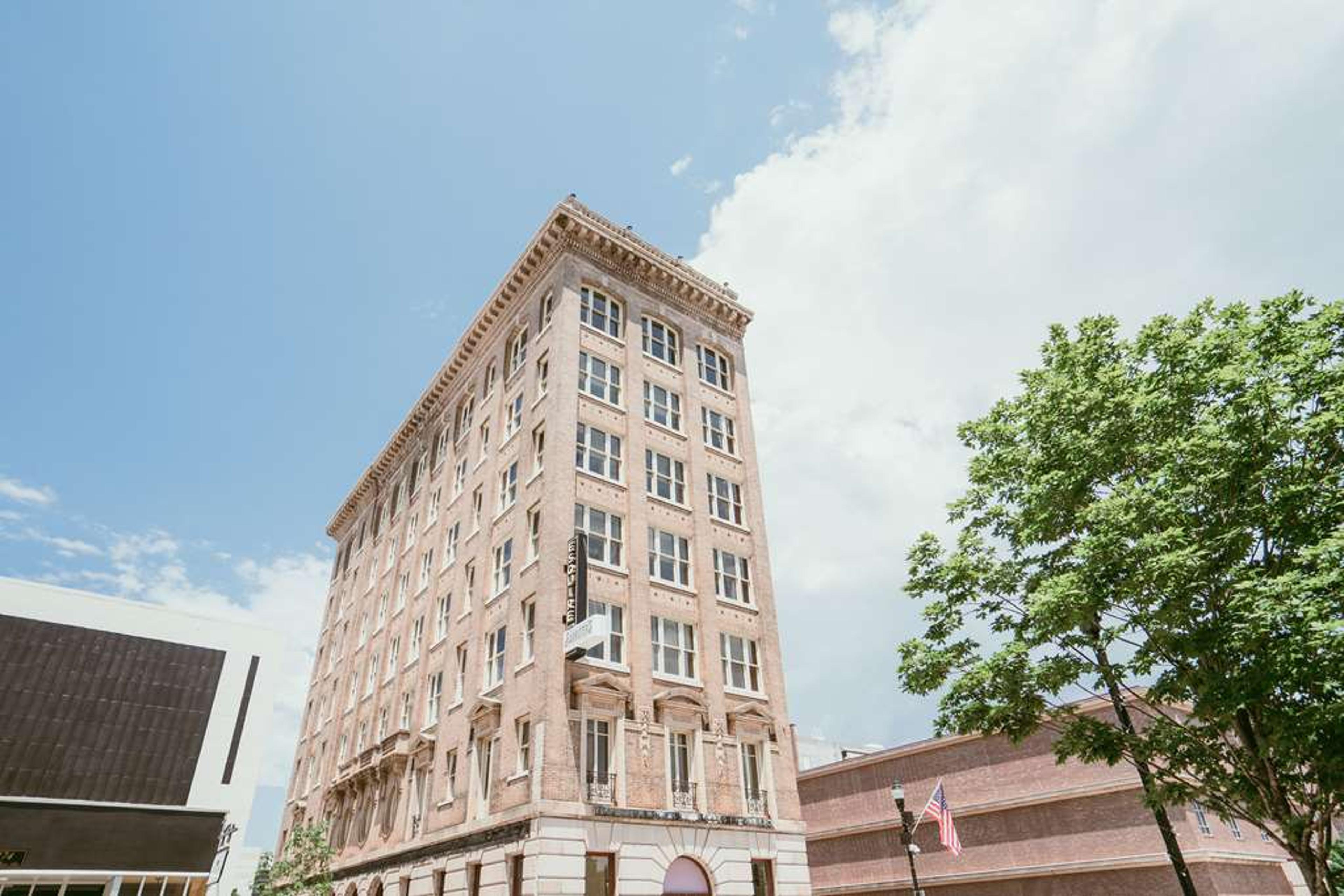 THE ESQUIRE HOTEL DOWNTOWN GASTONIA
