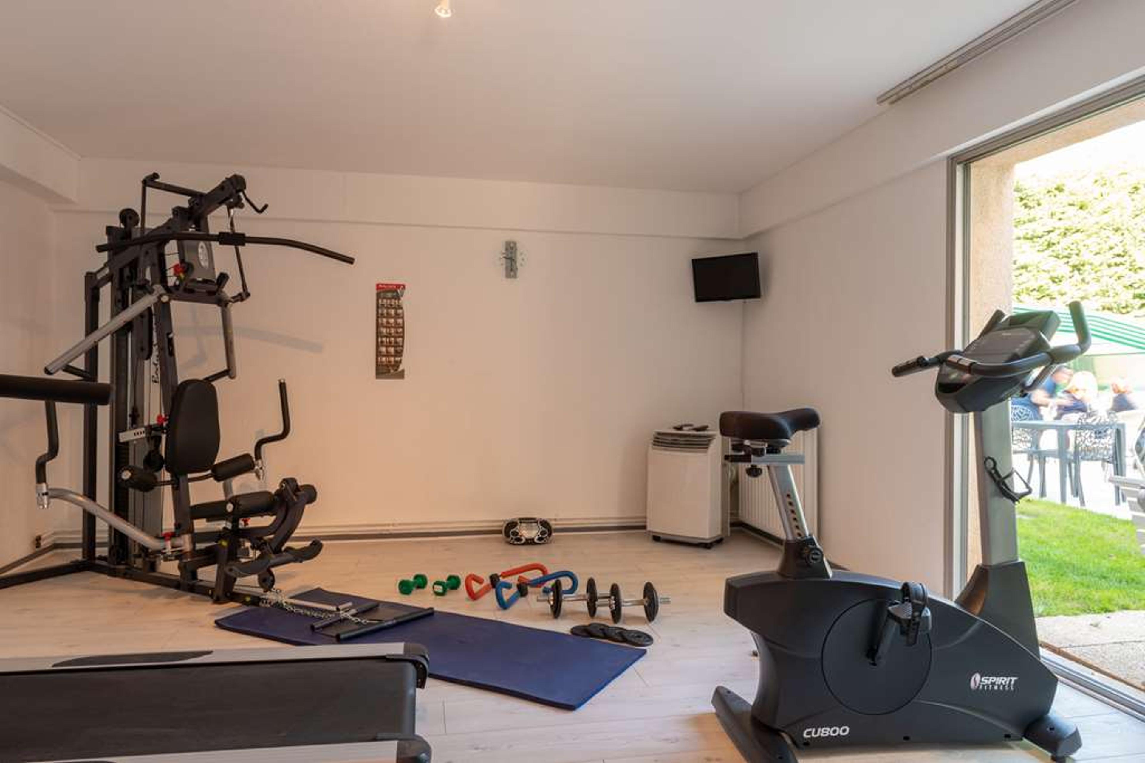OG CITY HOTEL ACROPOLE BERNAY