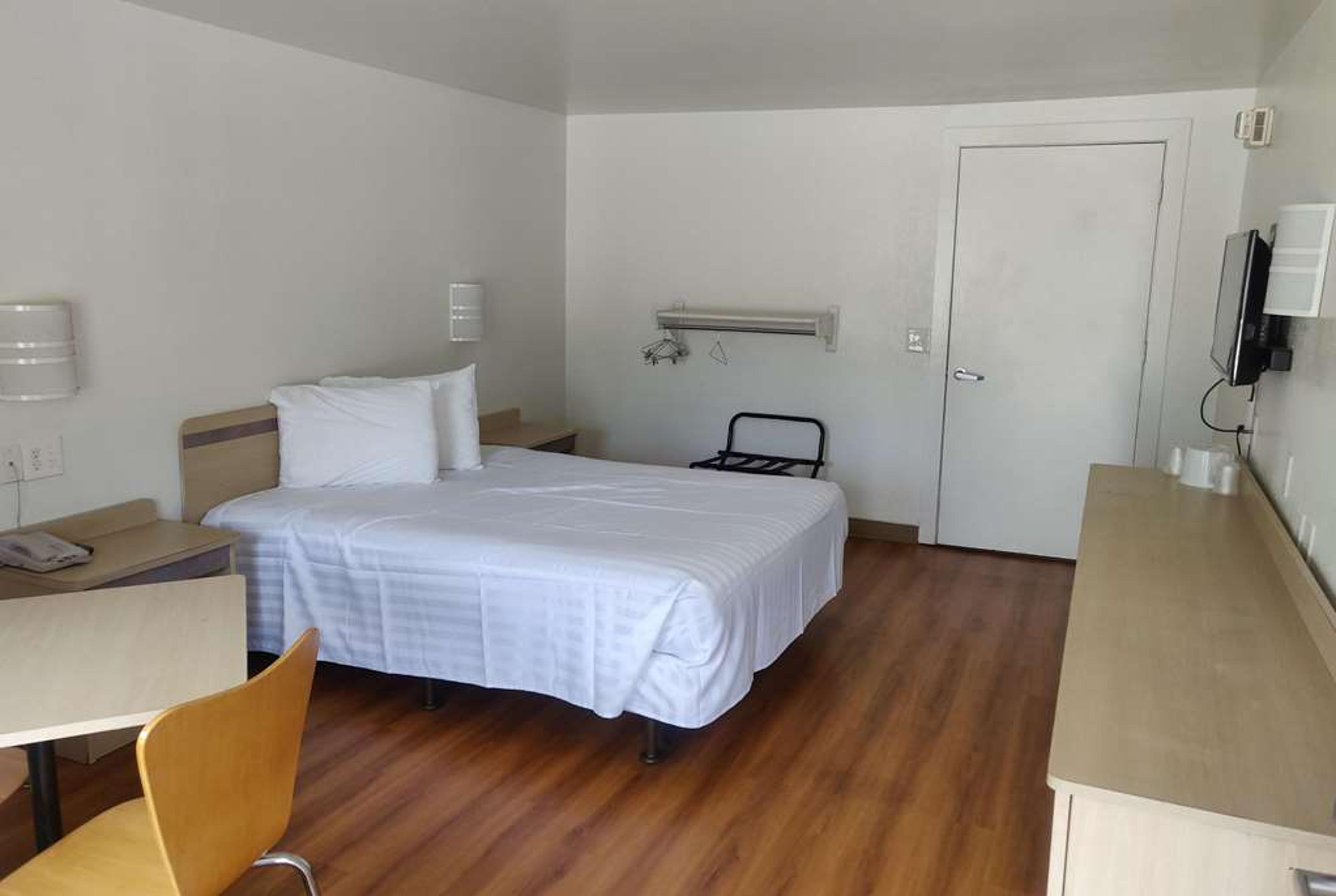 TRAVELODGE BY WYNDHAM FAYETTEVILLE