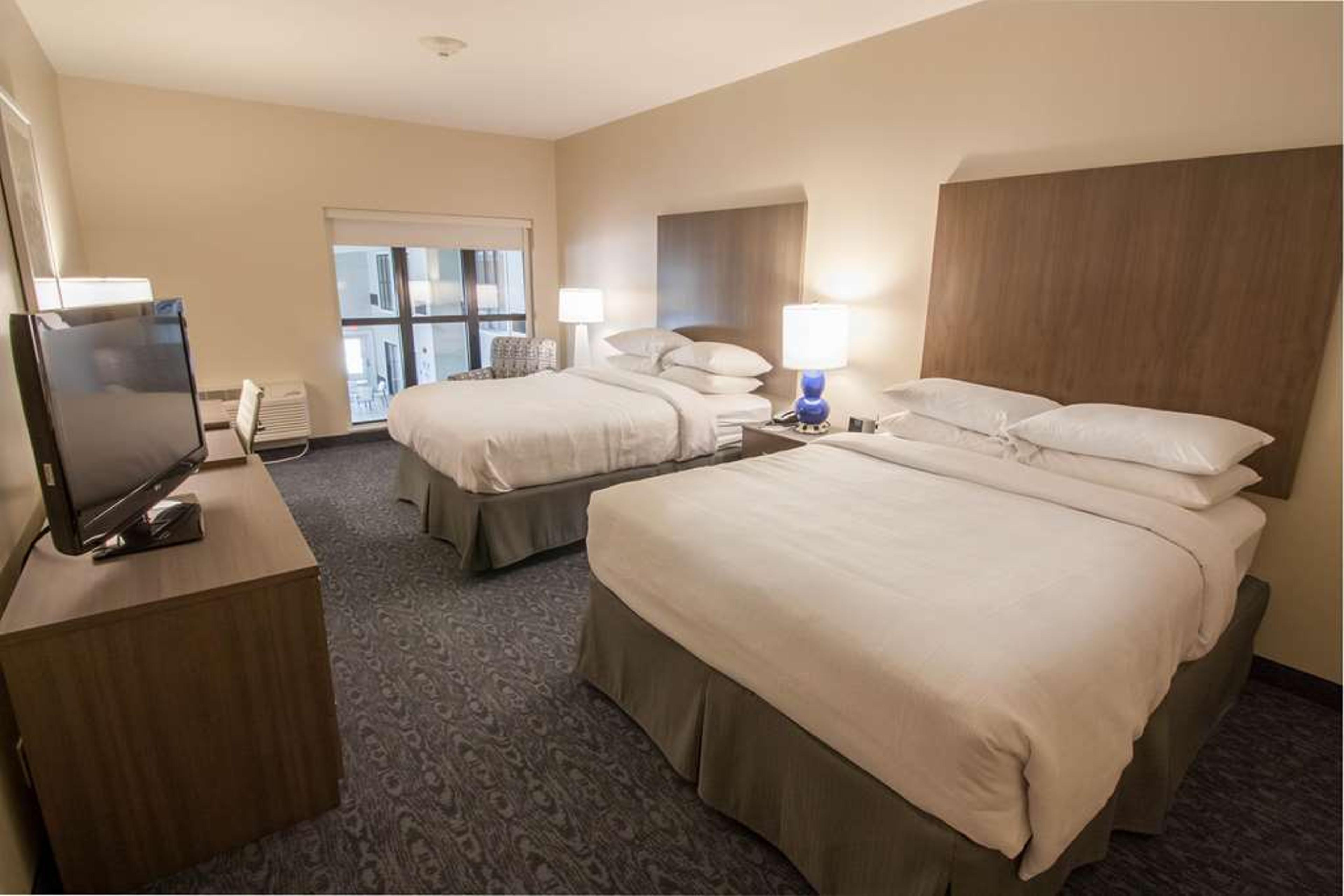 HTL RENOVO DES MOINES TAPESTRY HLTN