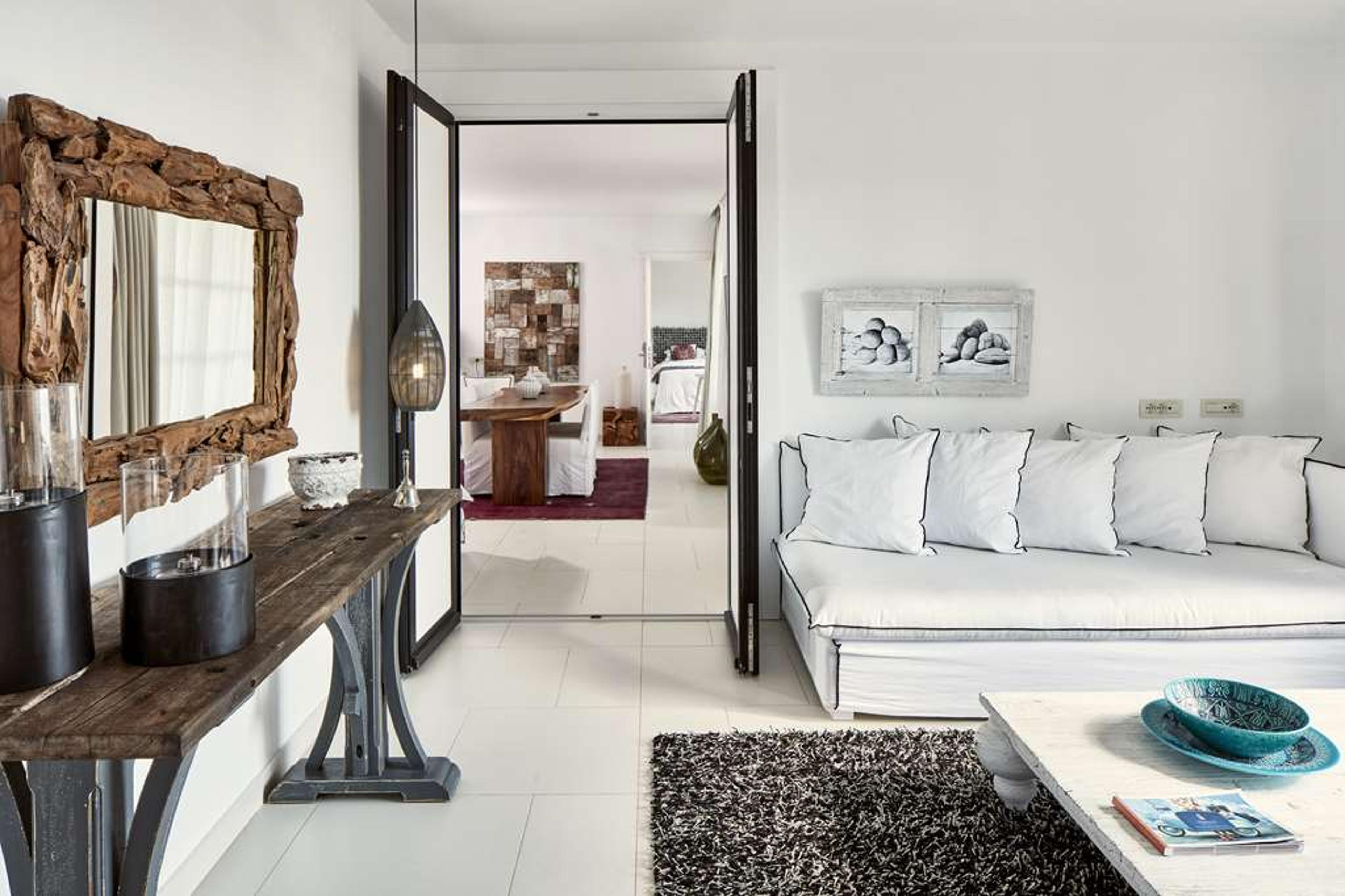 MYCONIAN VILLA COLLECTION