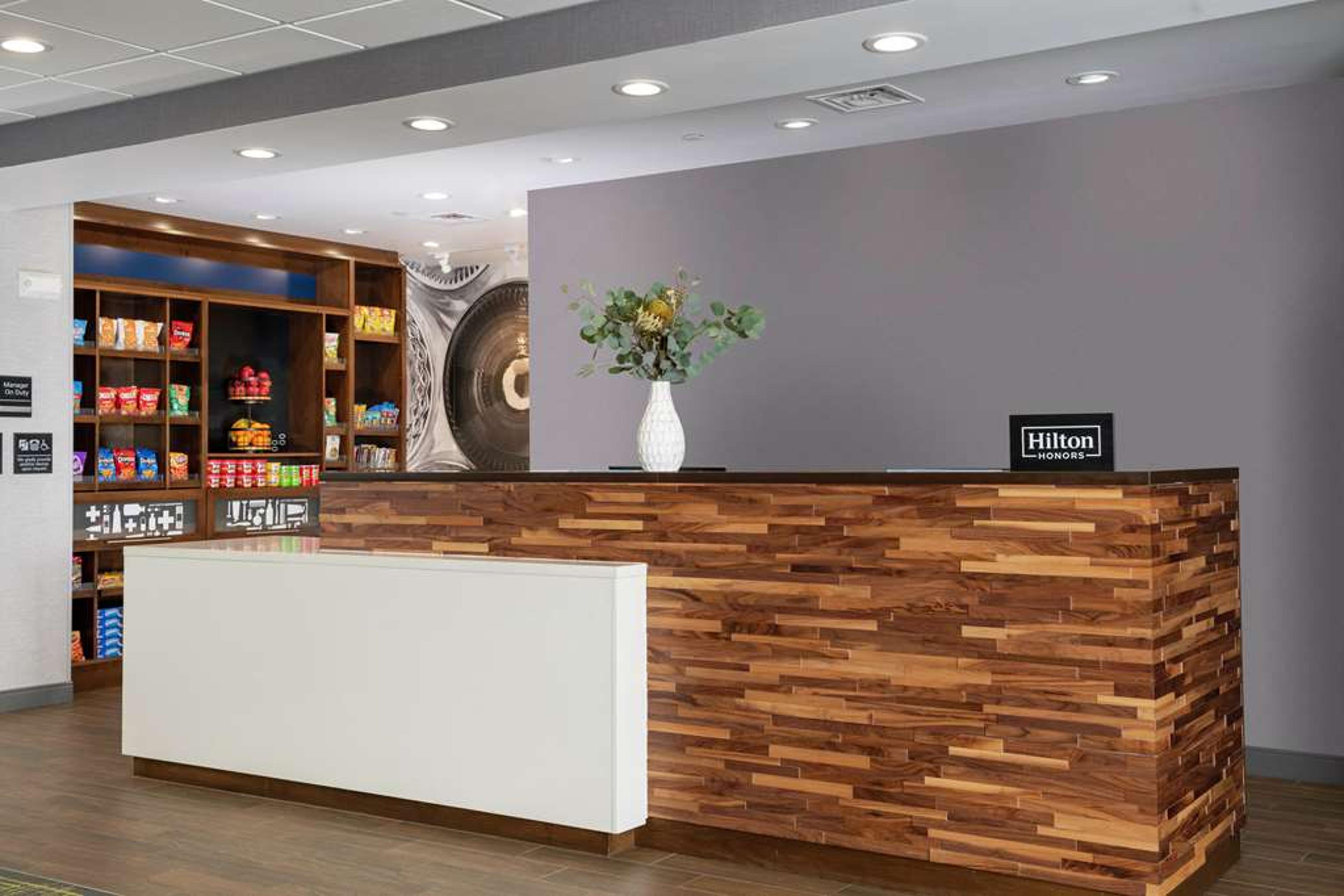 HAMPTON INN AND SUITES NEW STANTON