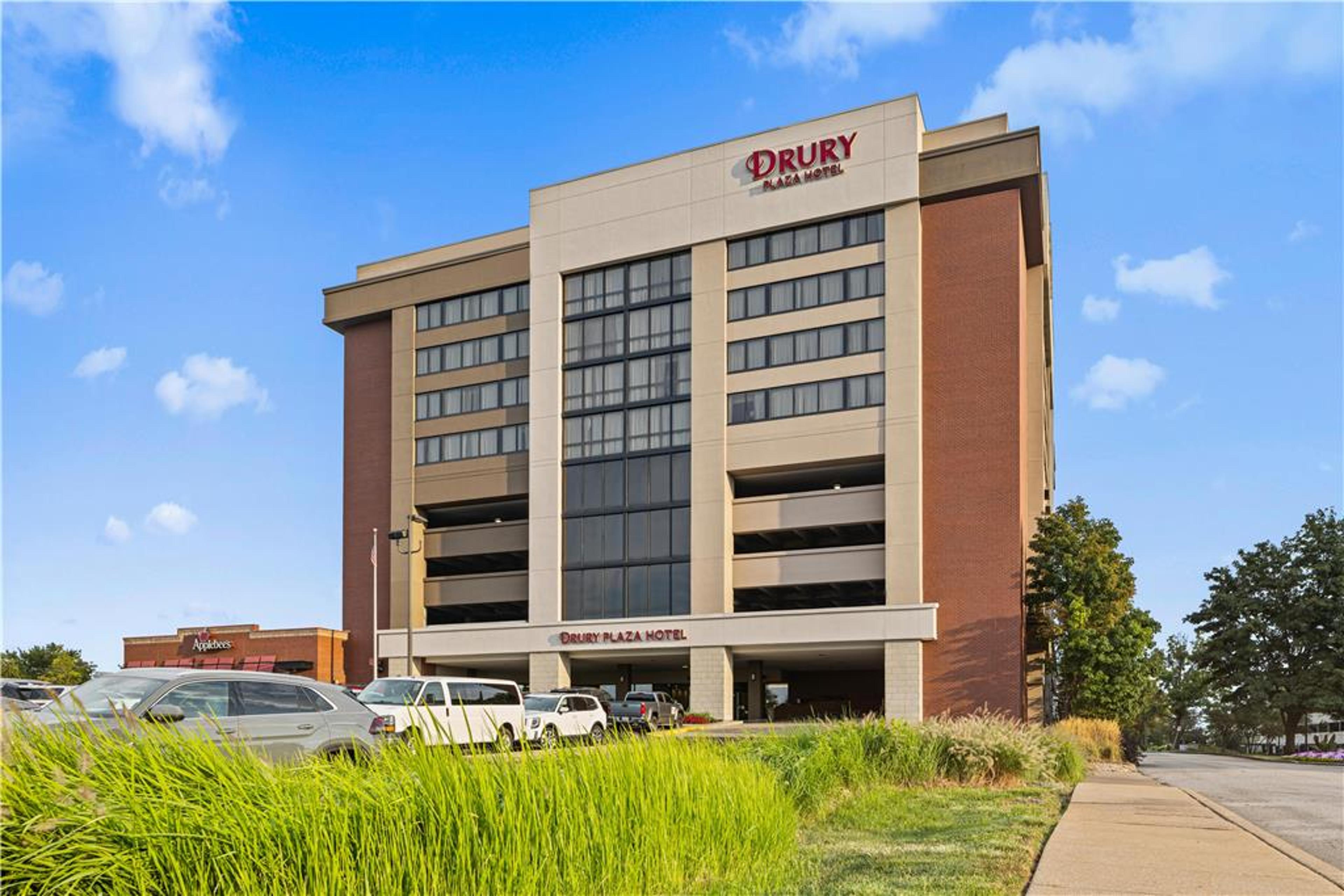 DRURY PLAZA HOTEL CREVE COEUR
