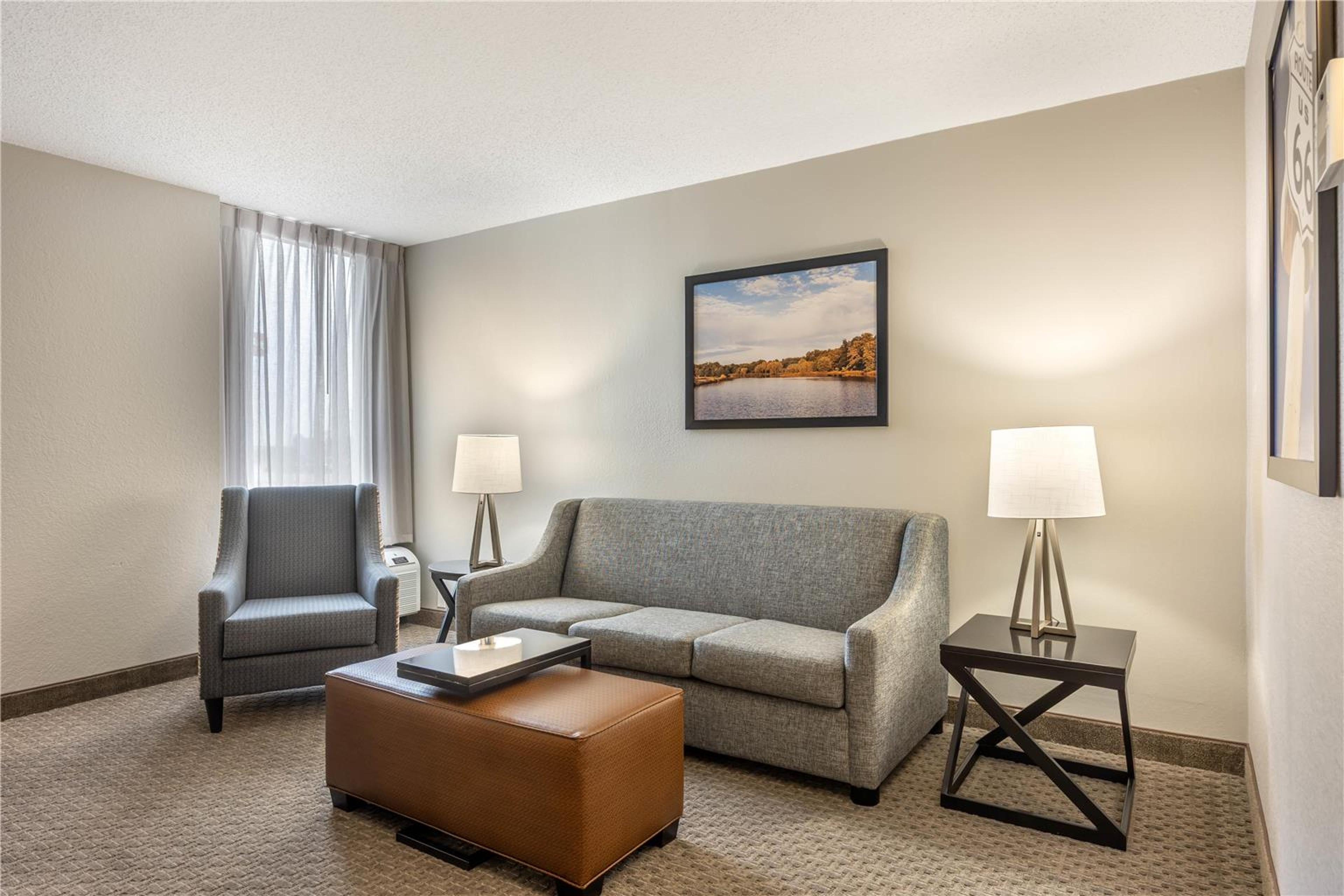 DRURY INN AND SUITES SPRINGFIELD MO