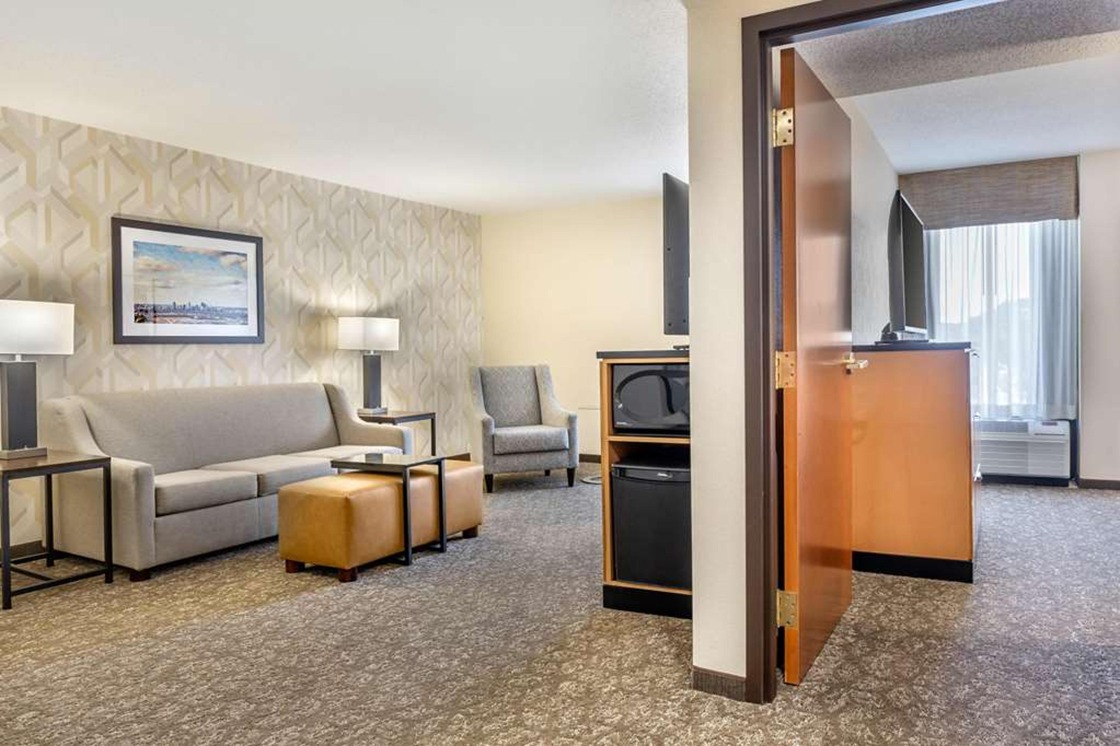 Drury Inn & Suites St. Louis Southwest