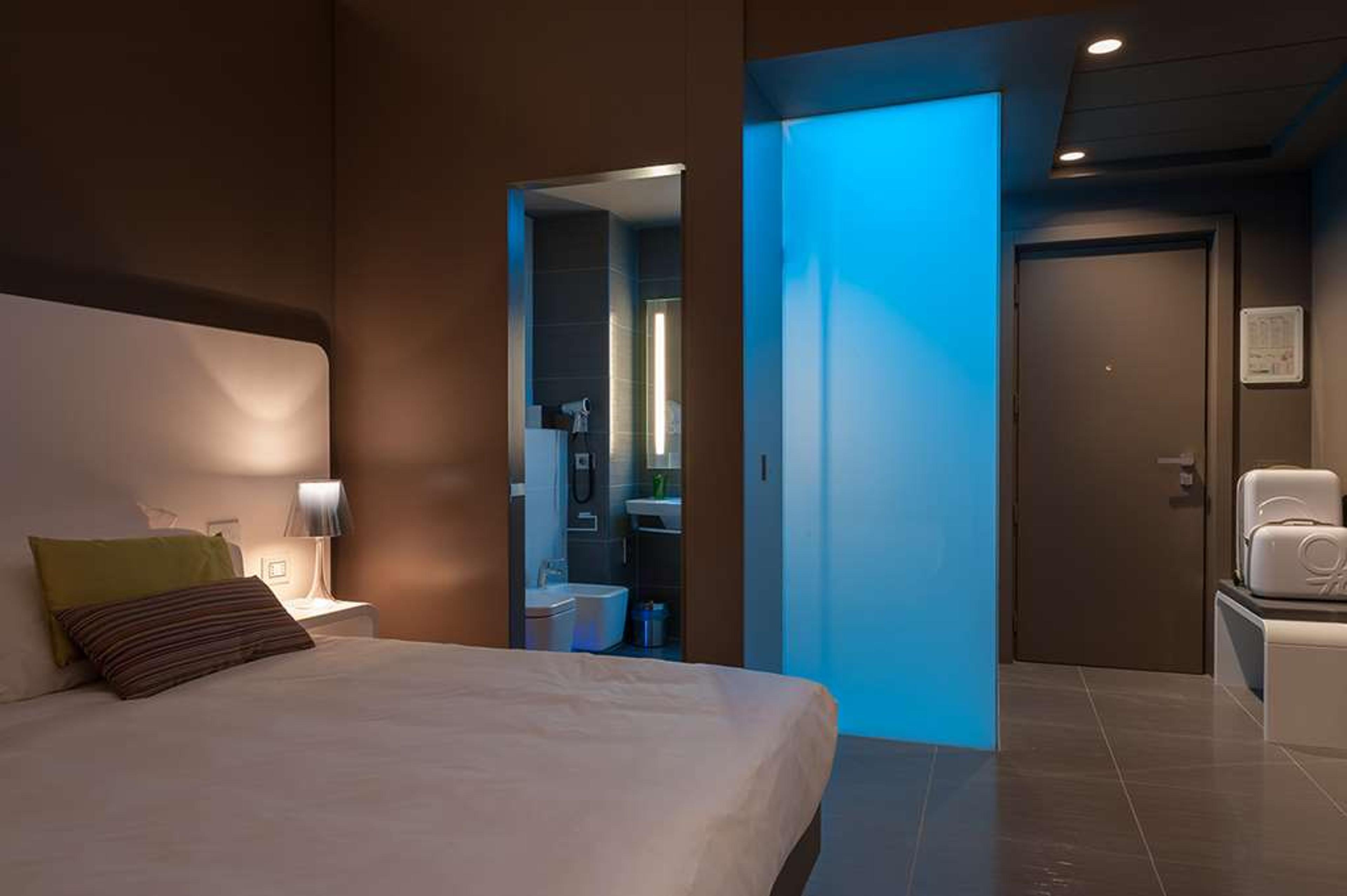 8PIUHOTEL