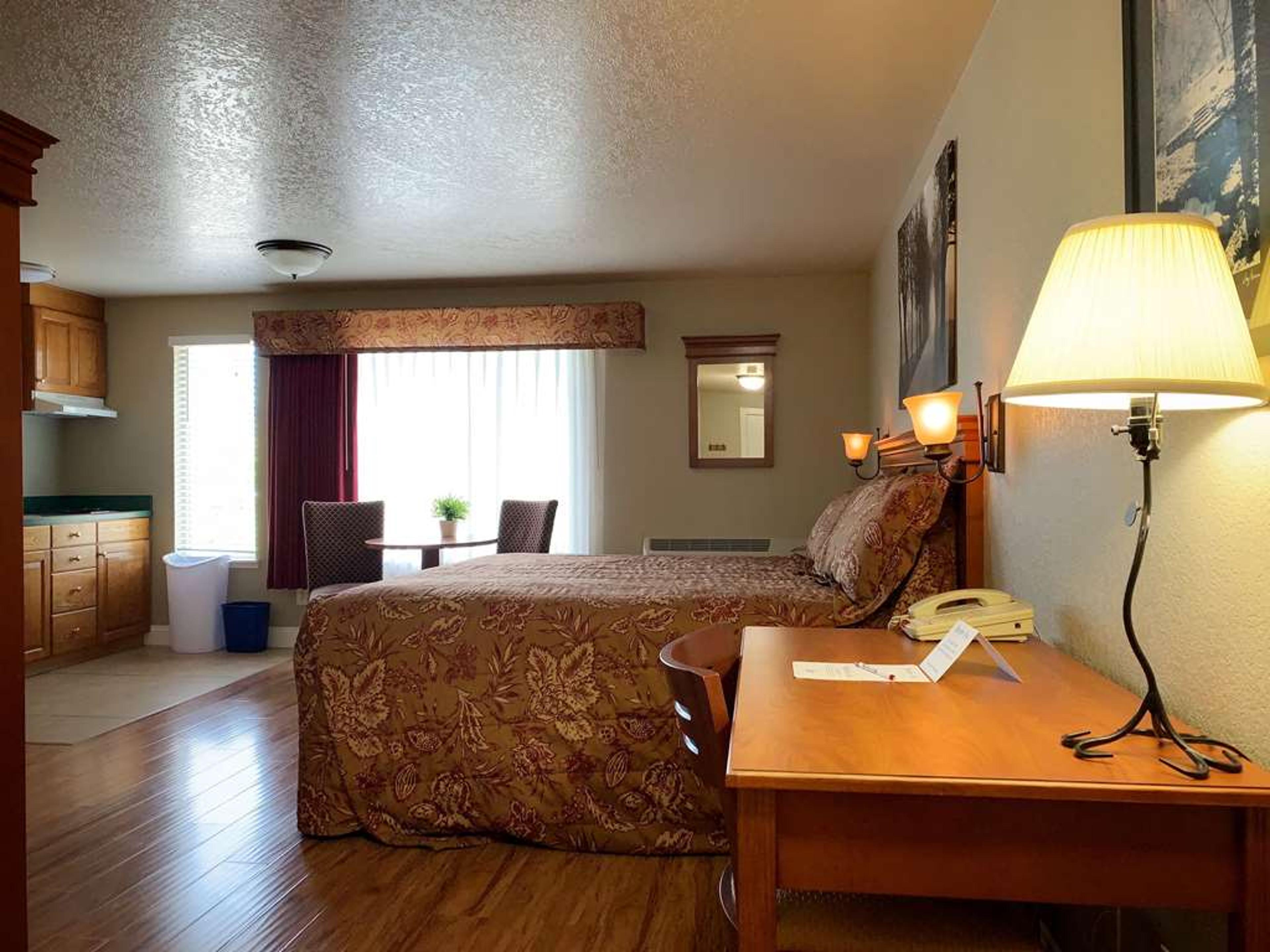 STRATFORD INN