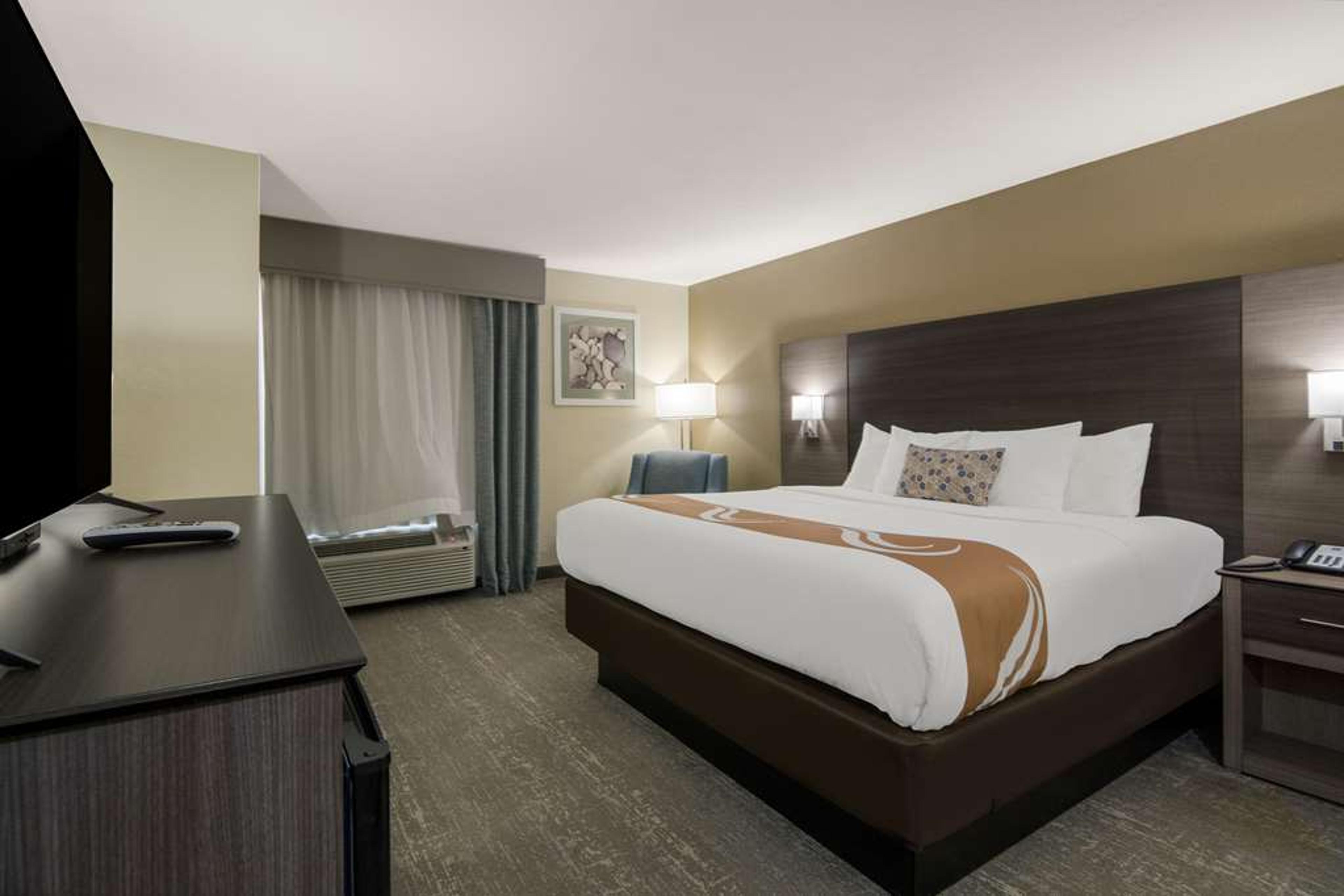 QUALITY INN & SUITES ROANOKE - FORT