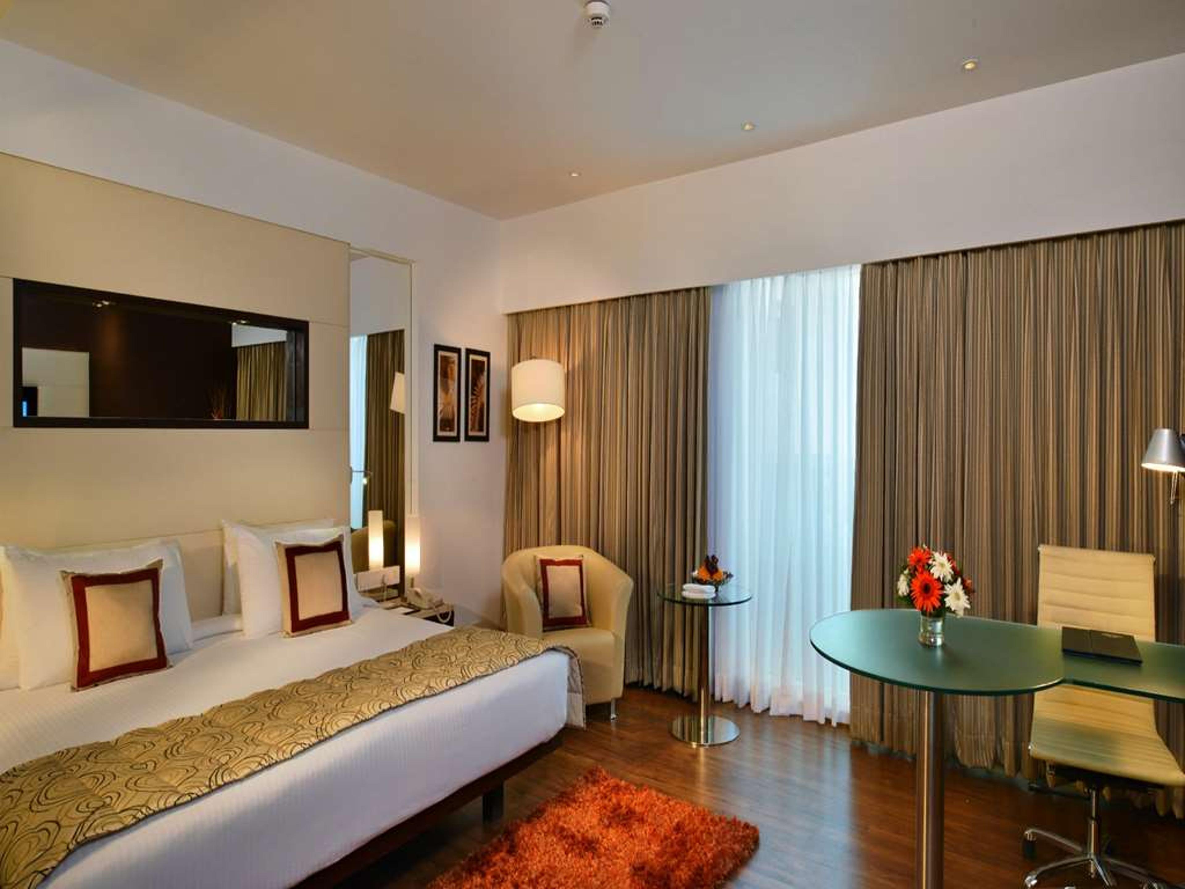 MAJESTIC COURT SAROVAR PORTICO NAV