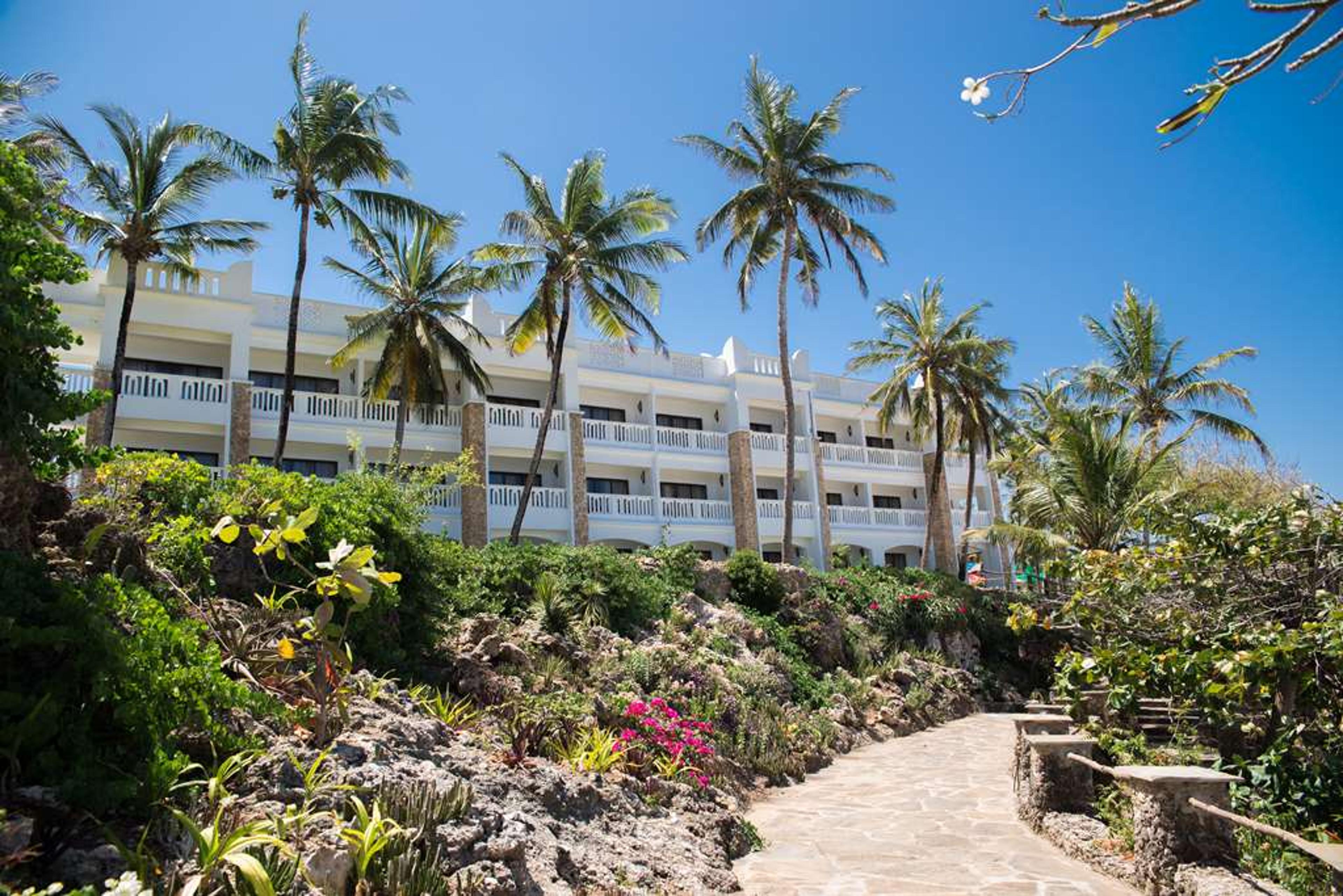 PRIDEINN PARADISE BEACH RESORT SPA