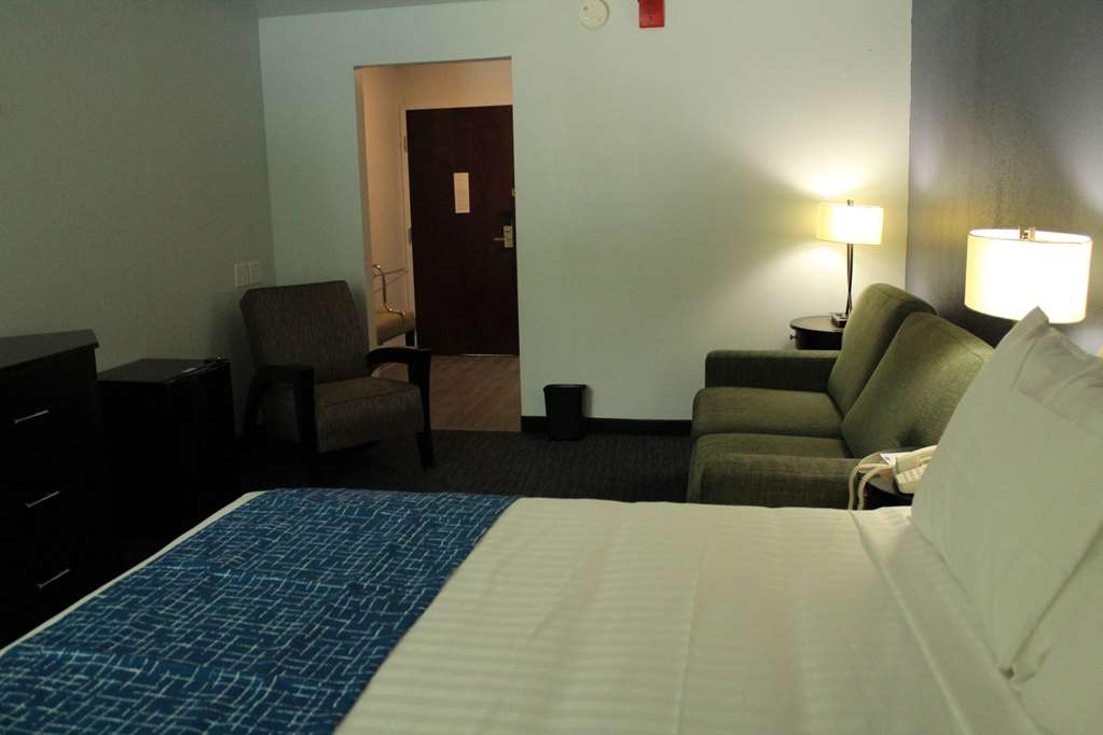 TRAVELODGE BY WYNDHAM WATER'S EDGE