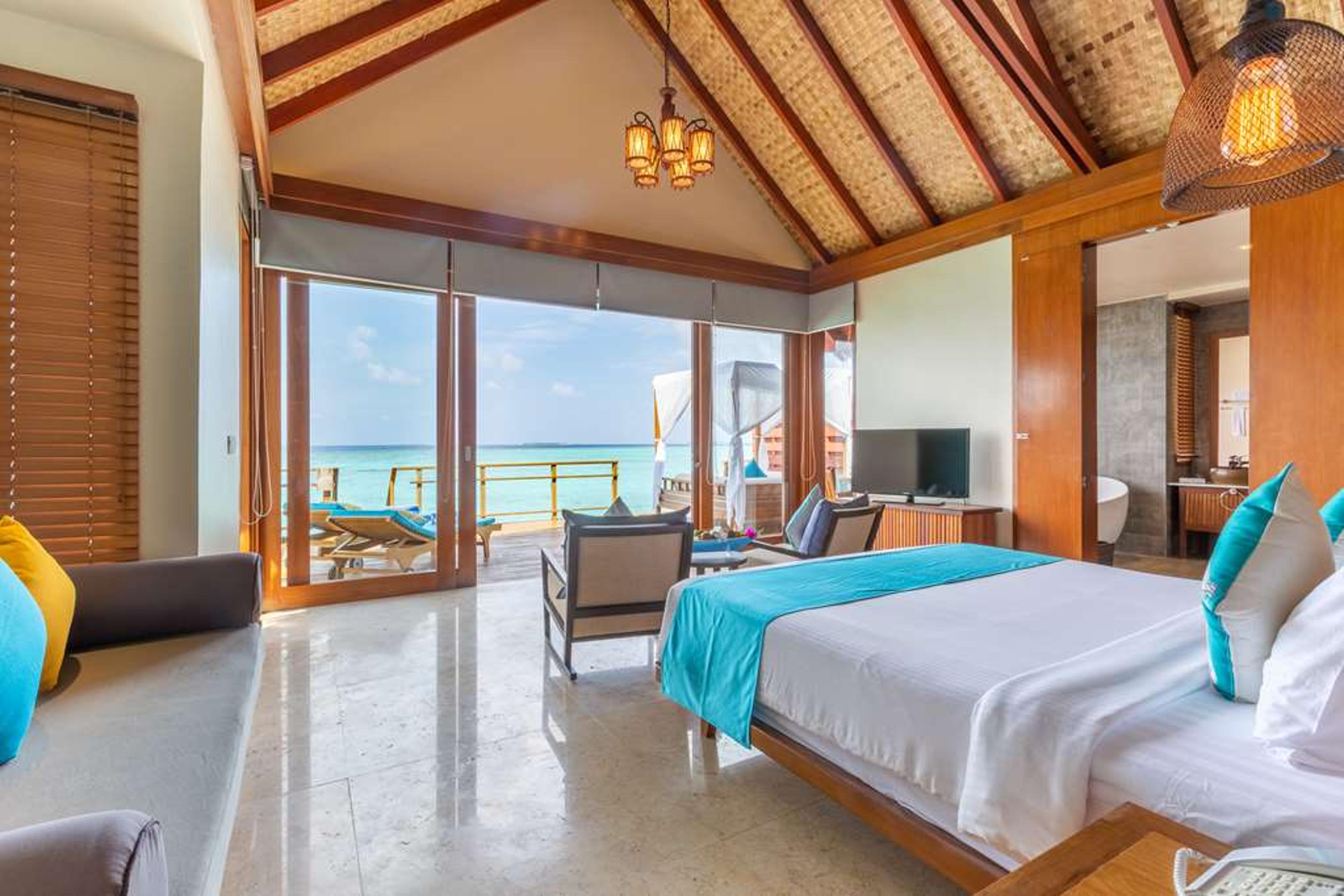 FURAVERI ISLAND RESORT AND SPA