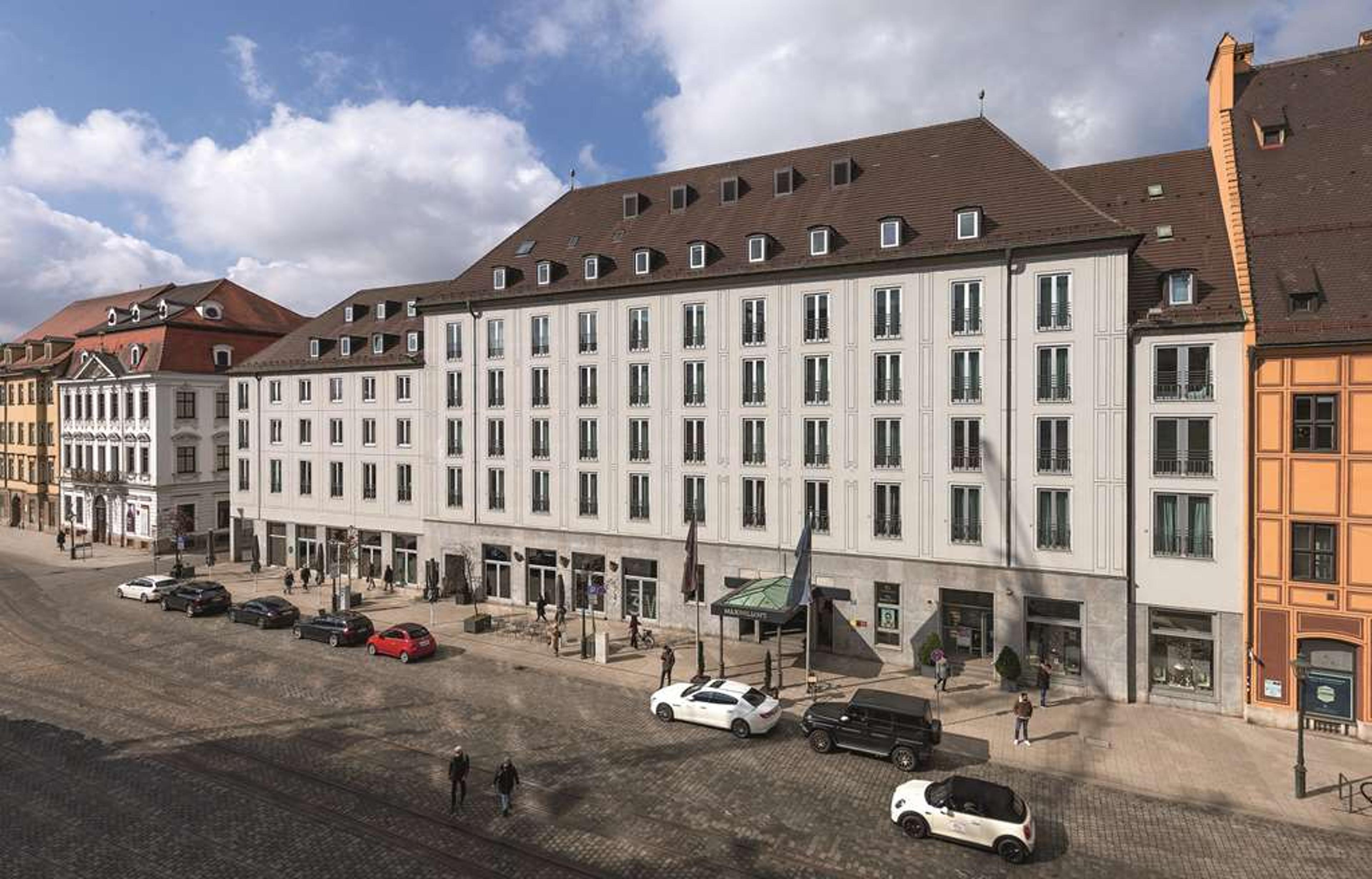 HOTEL MAXIMILIANS