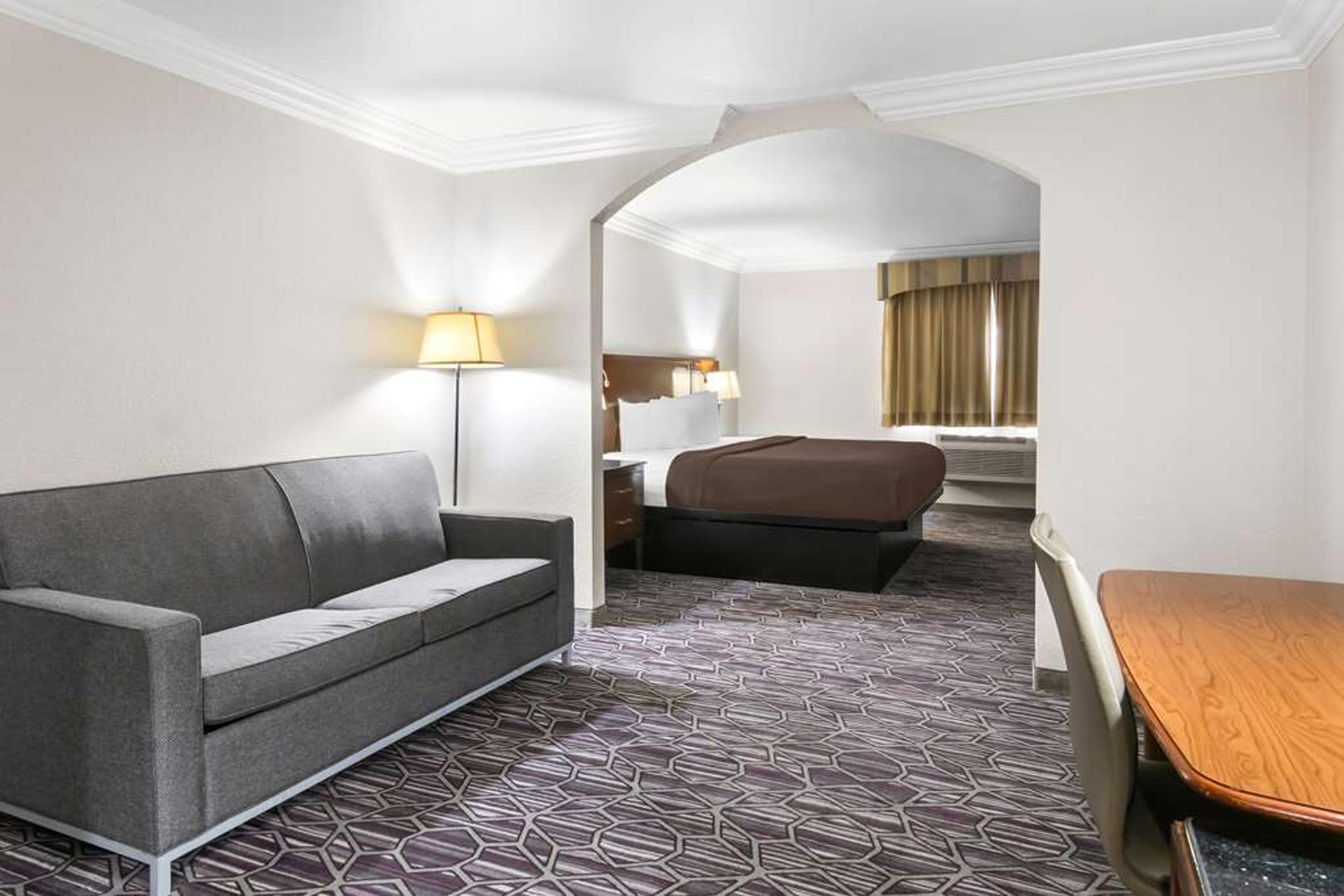 SureStay Plus by Best Western Benbrook Fort Worth