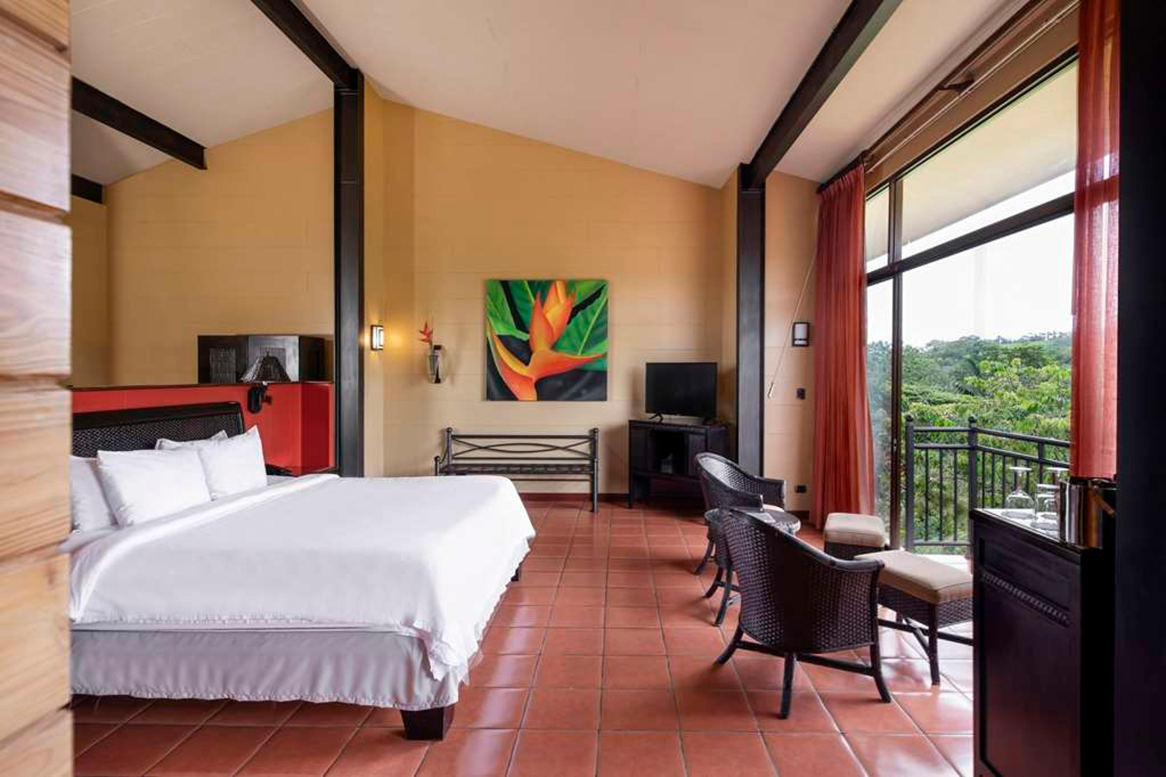 HOTEL ARENAL KIORO SUITES