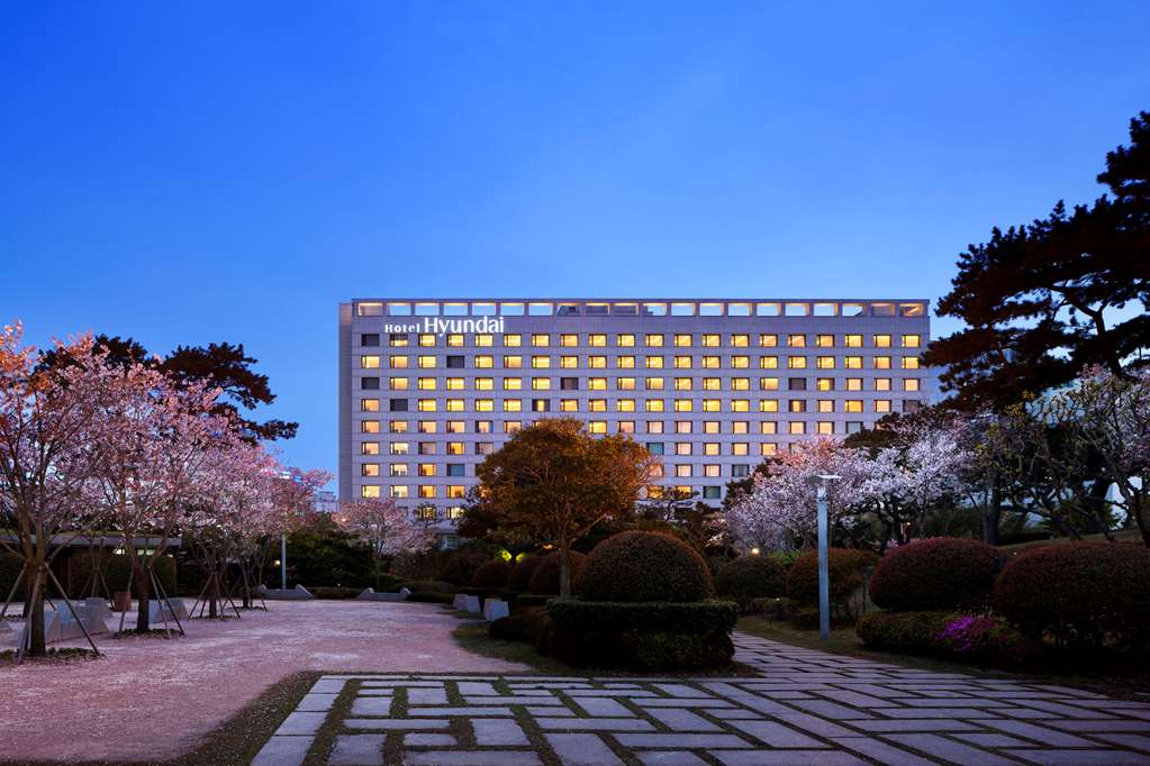 HYUNDAI HOTEL BY LAHAN