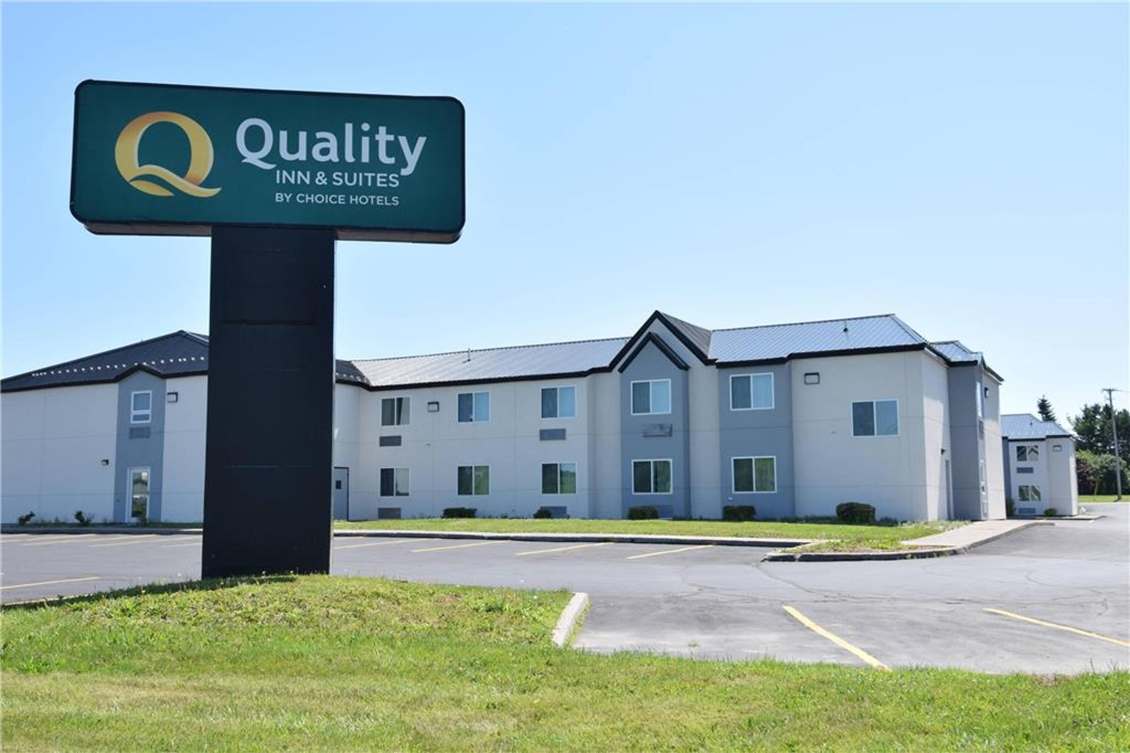 QUALITY INN & SUITES WATERTOWN FORT