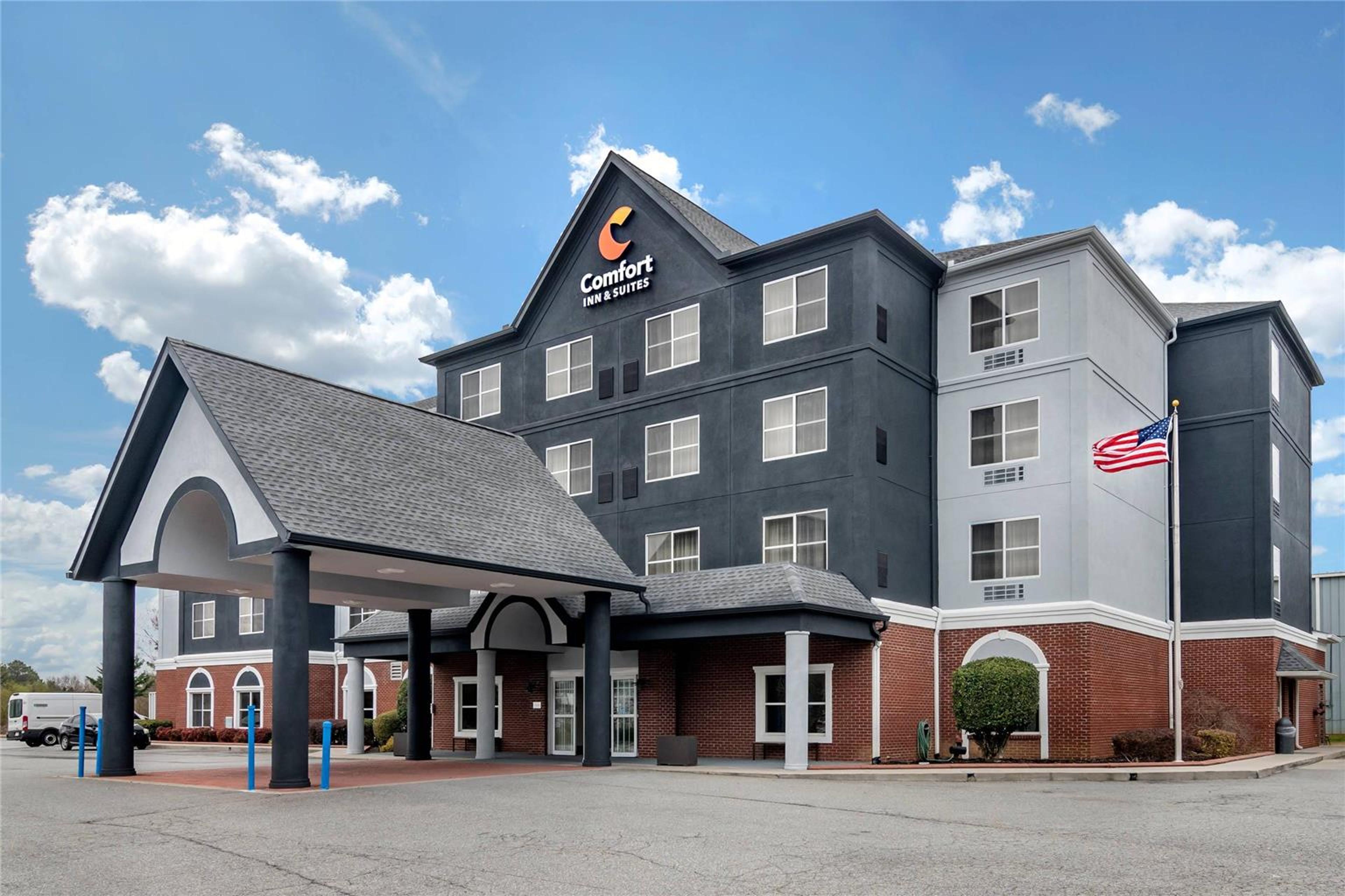 COMFORT INN AND SUITES CALHOUN SOUT