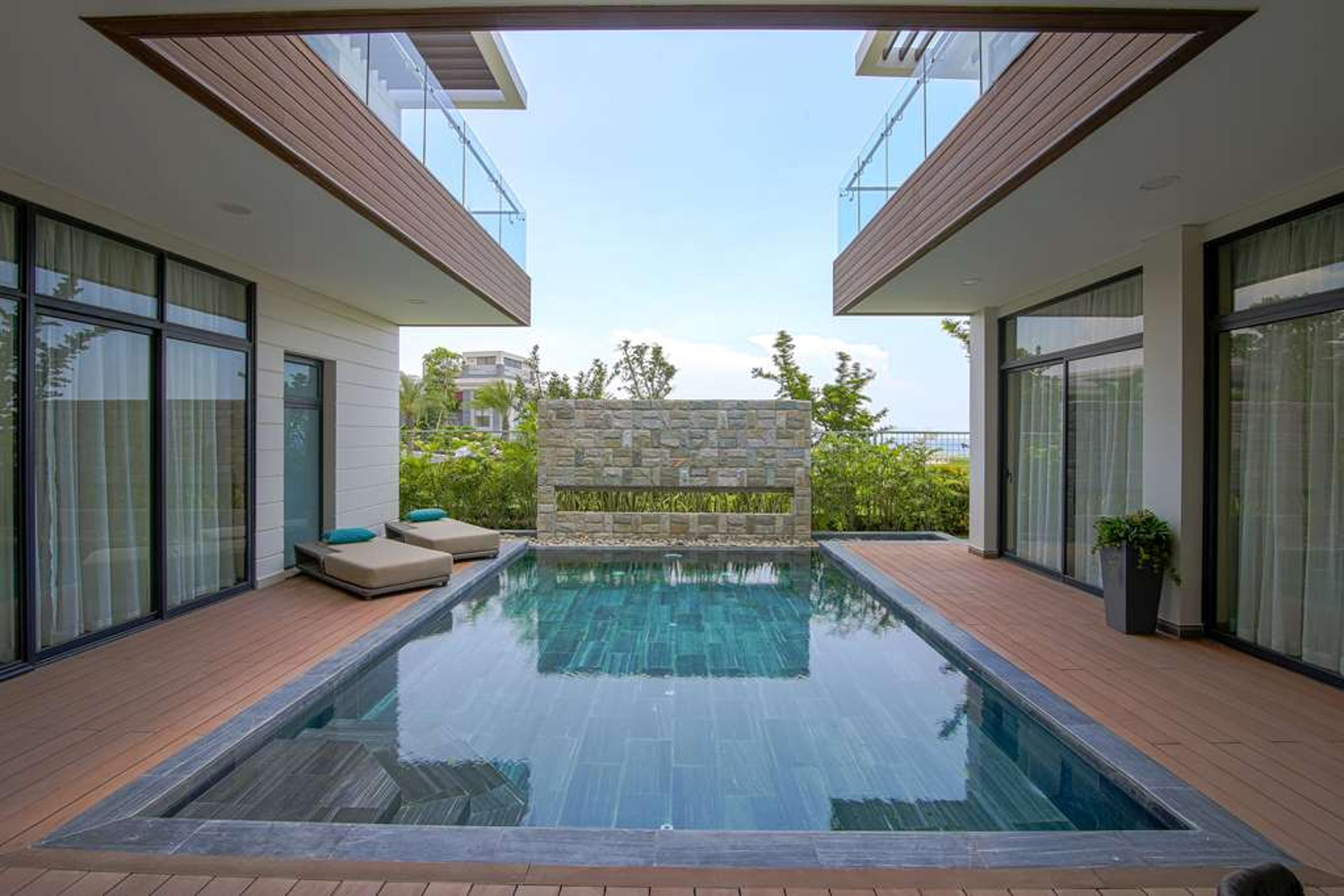 WYNDHAM GRAND KN PARADISE CAM RANH